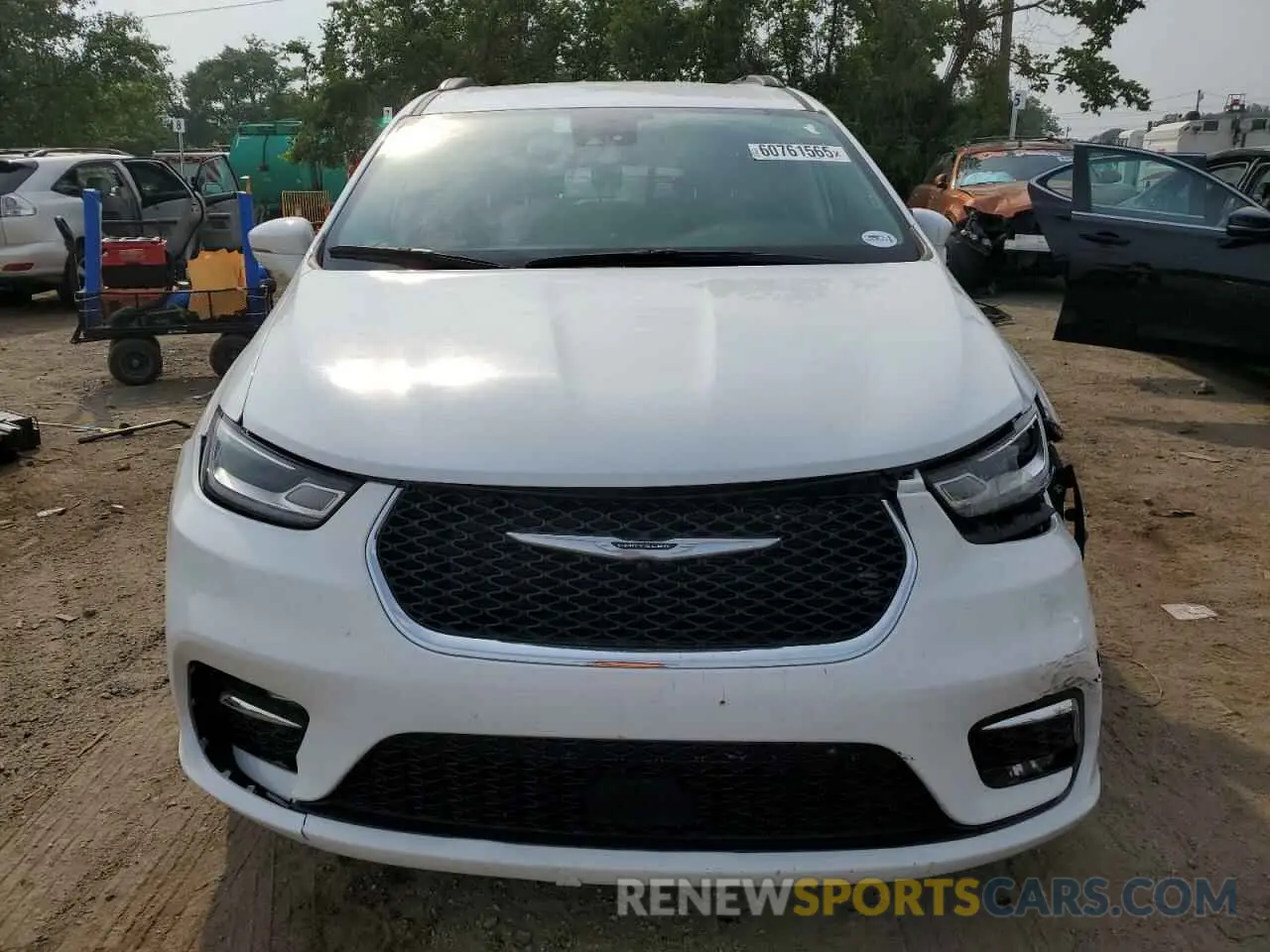 5 Photograph of a damaged car 2C4RC1BG0NR218354 CHRYSLER PACIFICA 2022