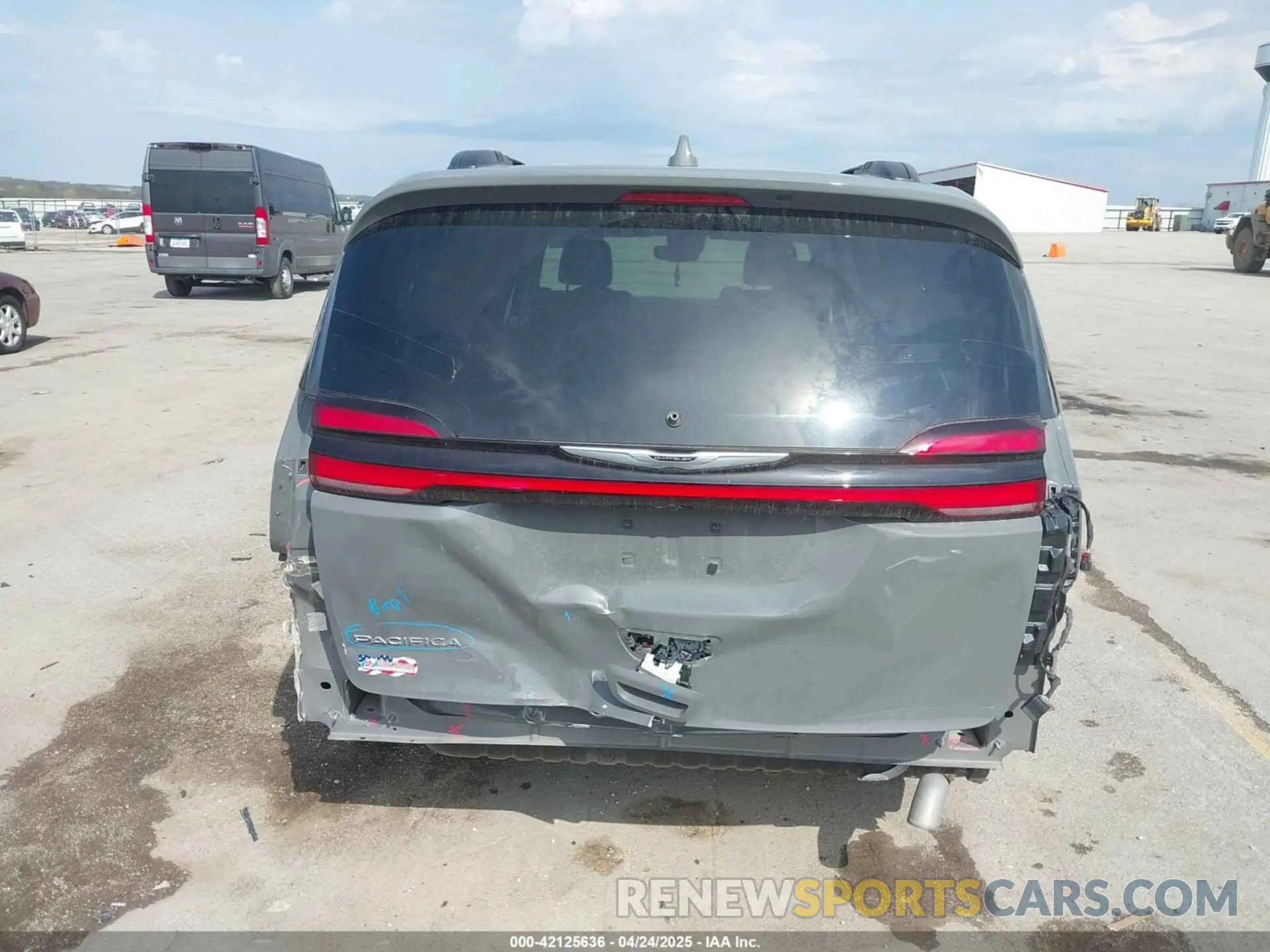 17 Фотография поврежденного автомобиля 2C4RC1BG1NR150162 CHRYSLER PACIFICA 2022