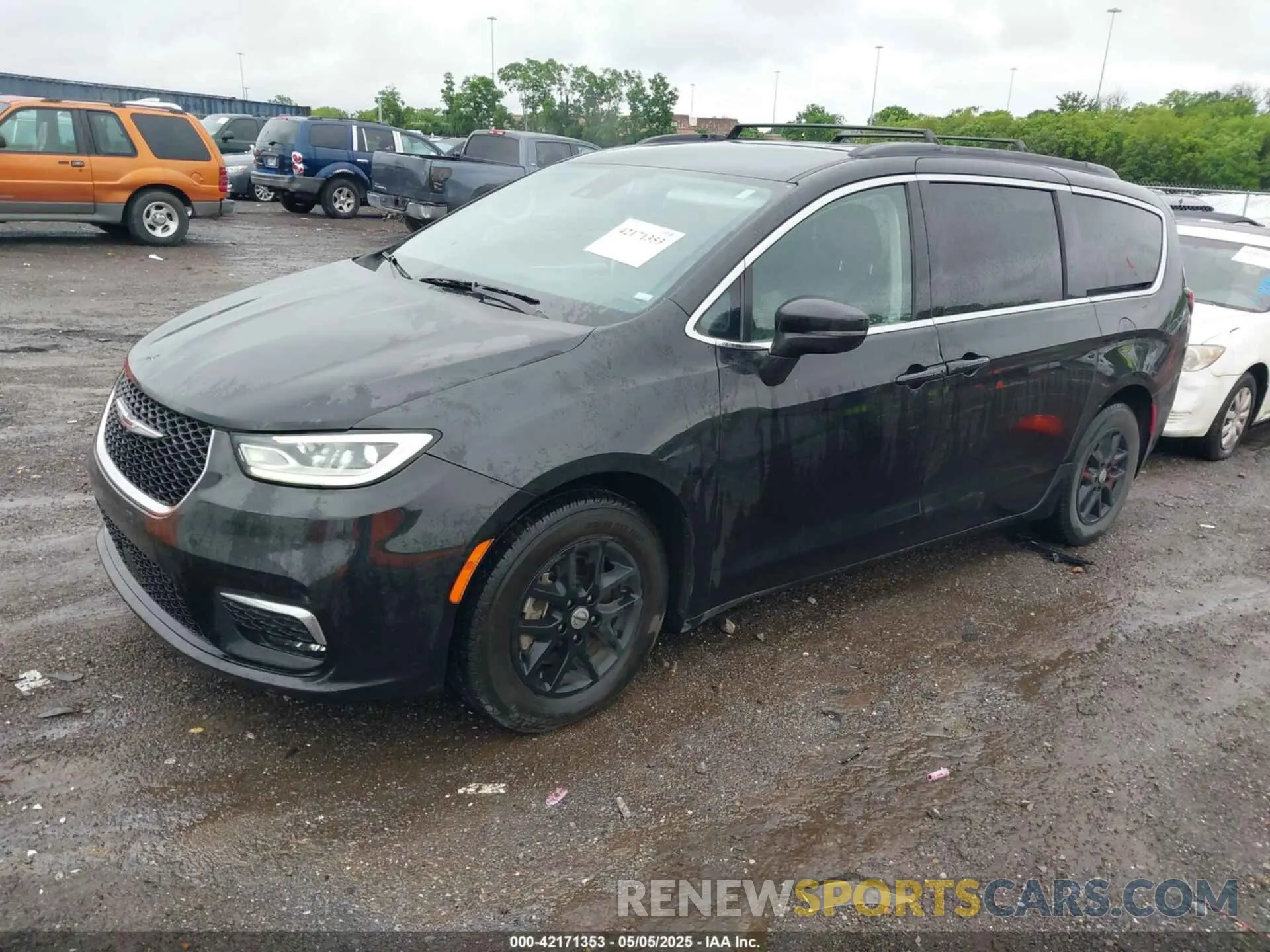 2 Photograph of a damaged car 2C4RC1BG2NR112388 CHRYSLER PACIFICA 2022