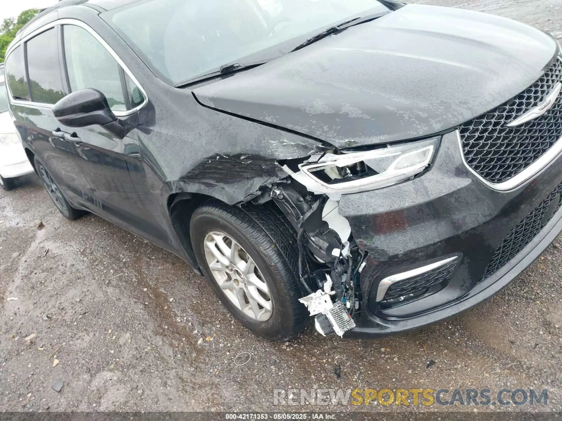 6 Photograph of a damaged car 2C4RC1BG2NR112388 CHRYSLER PACIFICA 2022