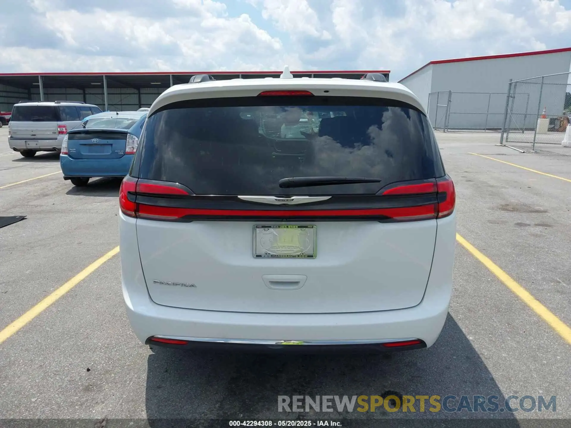 16 Фотография поврежденного автомобиля 2C4RC1BG2NR169772 CHRYSLER PACIFICA 2022