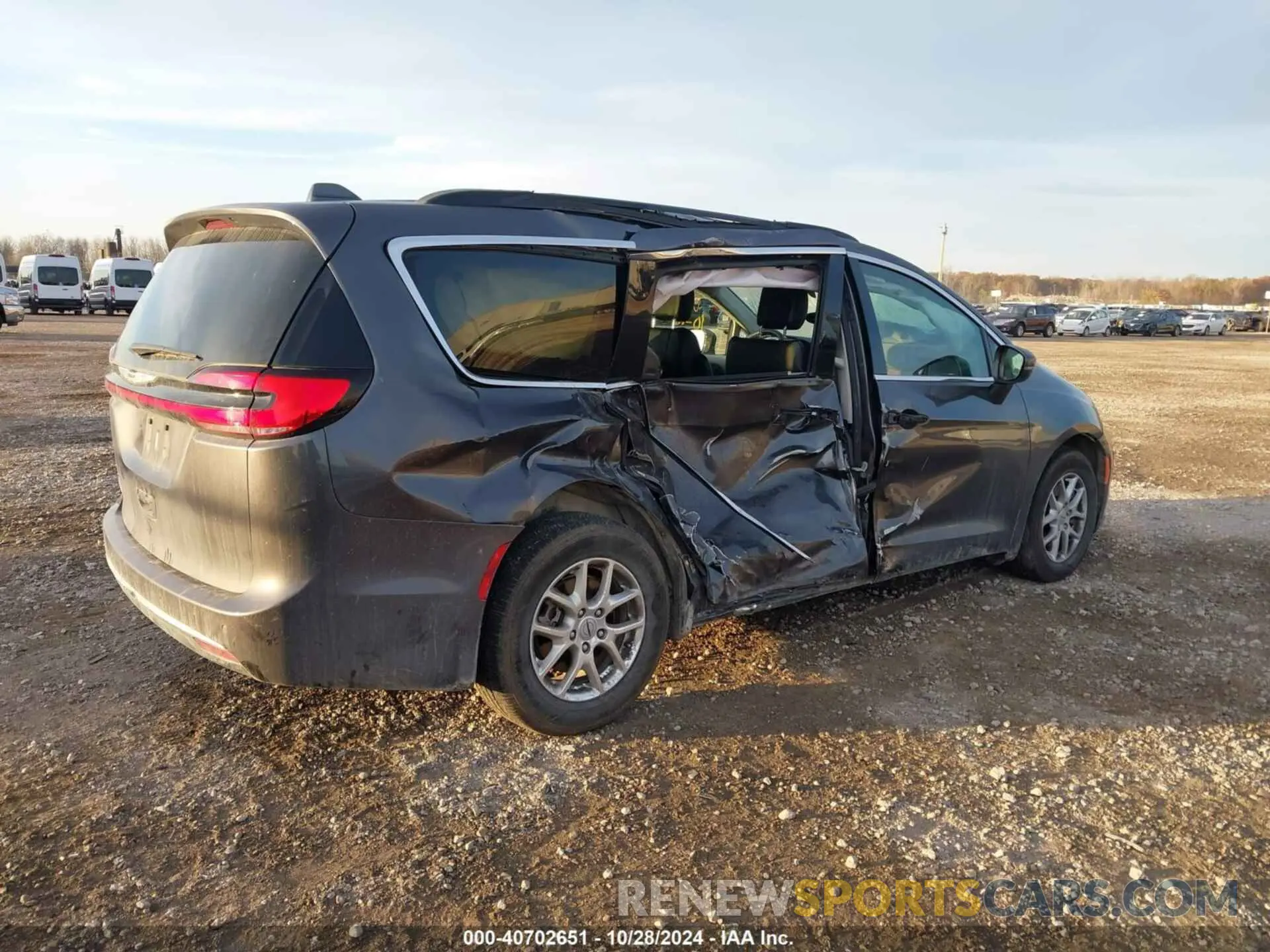 4 Фотография поврежденного автомобиля 2C4RC1BG3NR106566 CHRYSLER PACIFICA 2022