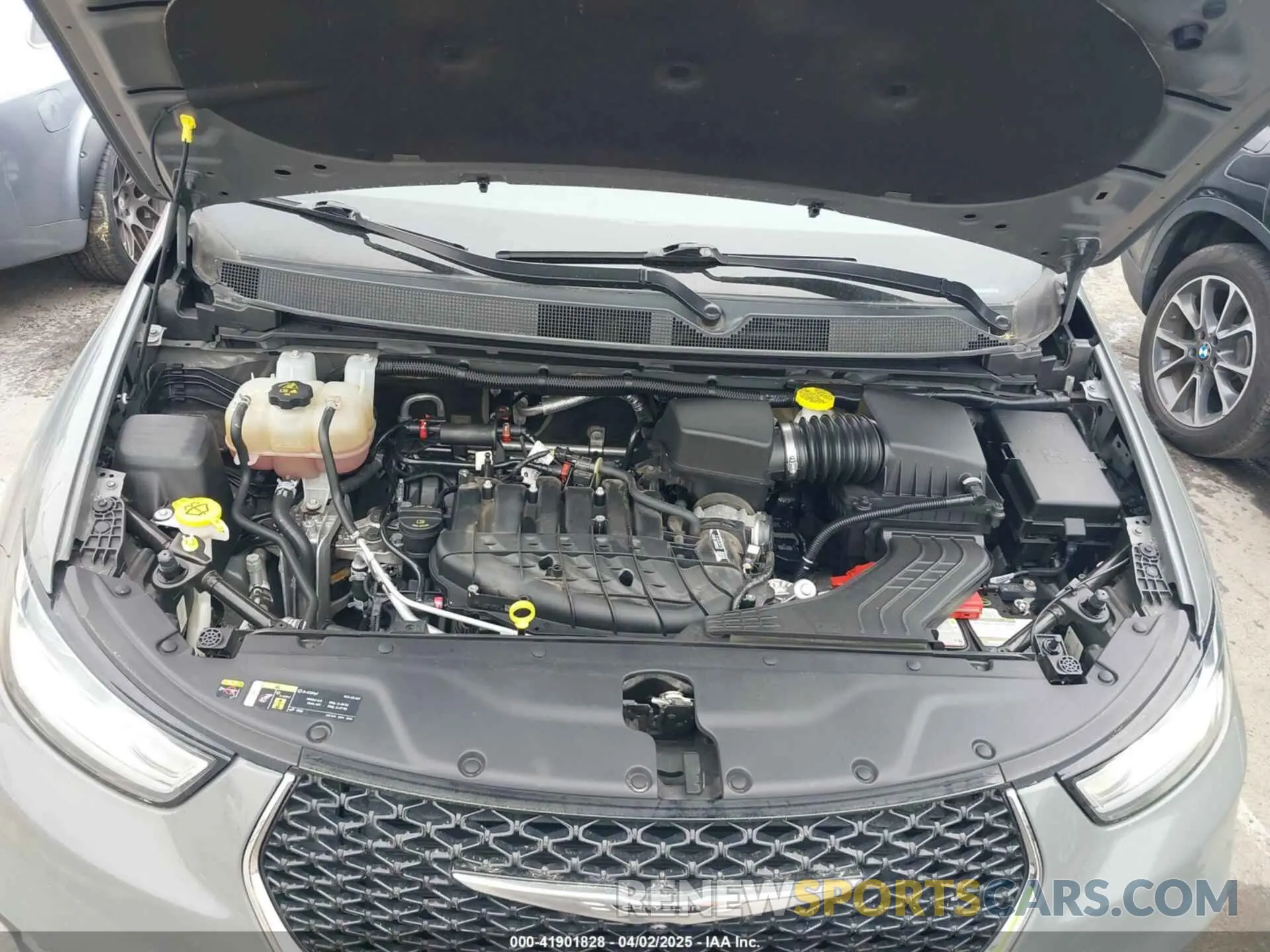 10 Фотография поврежденного автомобиля 2C4RC1BG3NR133010 CHRYSLER PACIFICA 2022