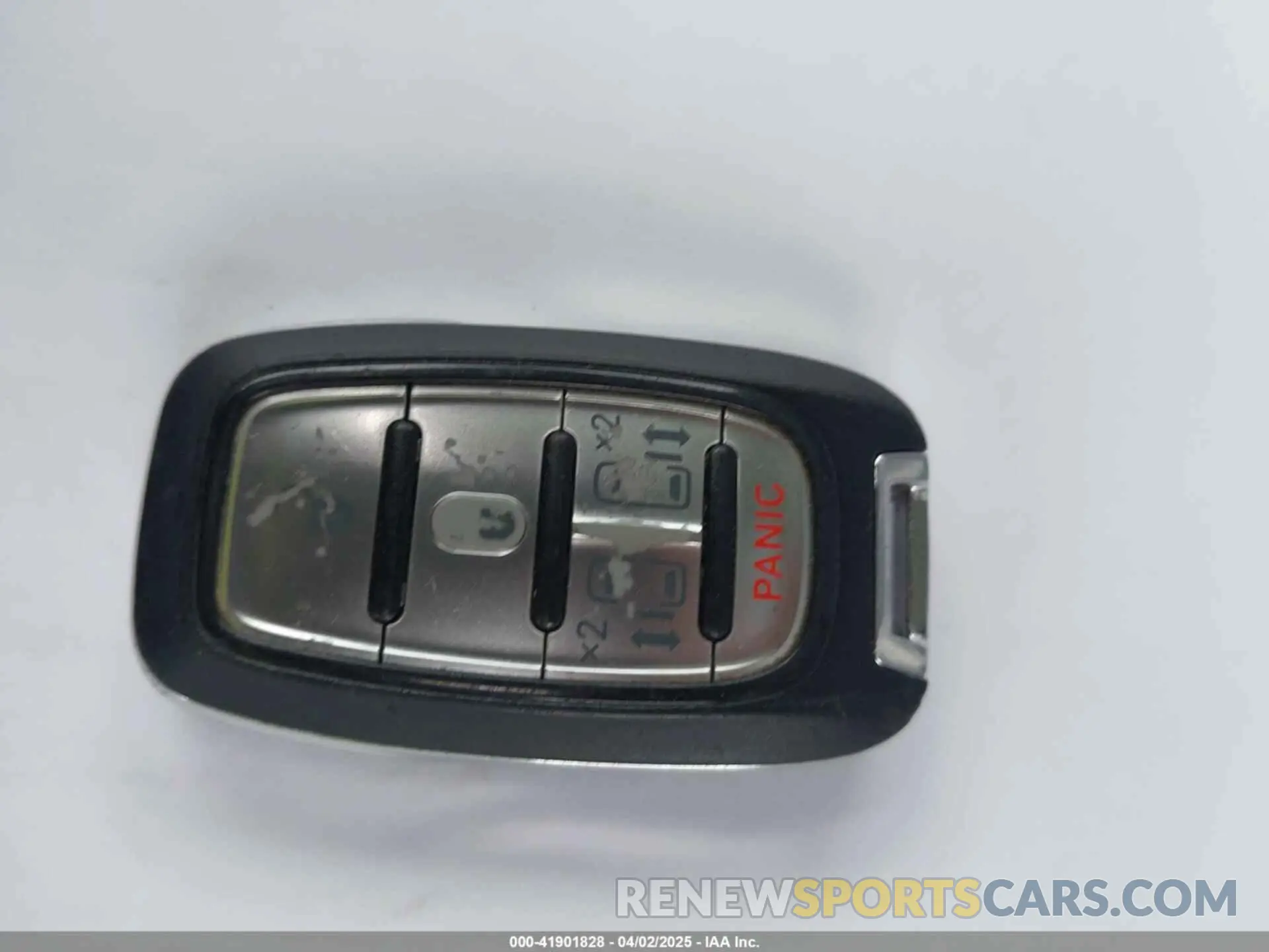 11 Фотография поврежденного автомобиля 2C4RC1BG3NR133010 CHRYSLER PACIFICA 2022