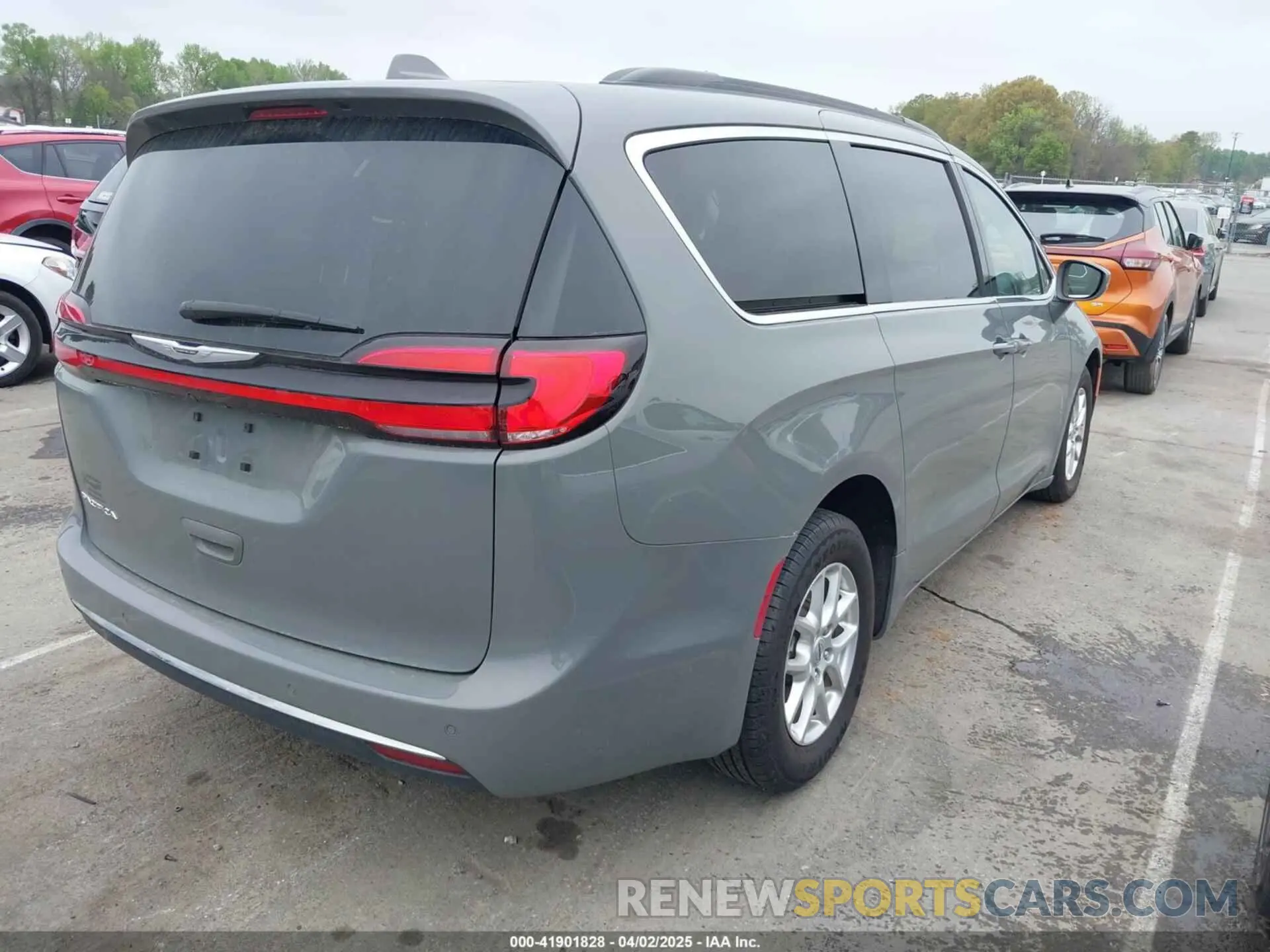 4 Фотография поврежденного автомобиля 2C4RC1BG3NR133010 CHRYSLER PACIFICA 2022