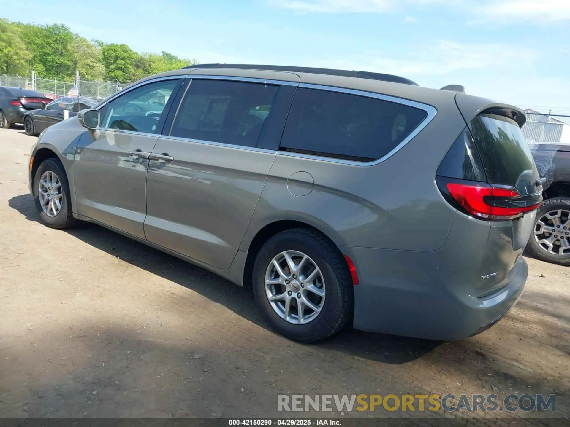 3 Фотография поврежденного автомобиля 2C4RC1BG3NR168565 CHRYSLER PACIFICA 2022