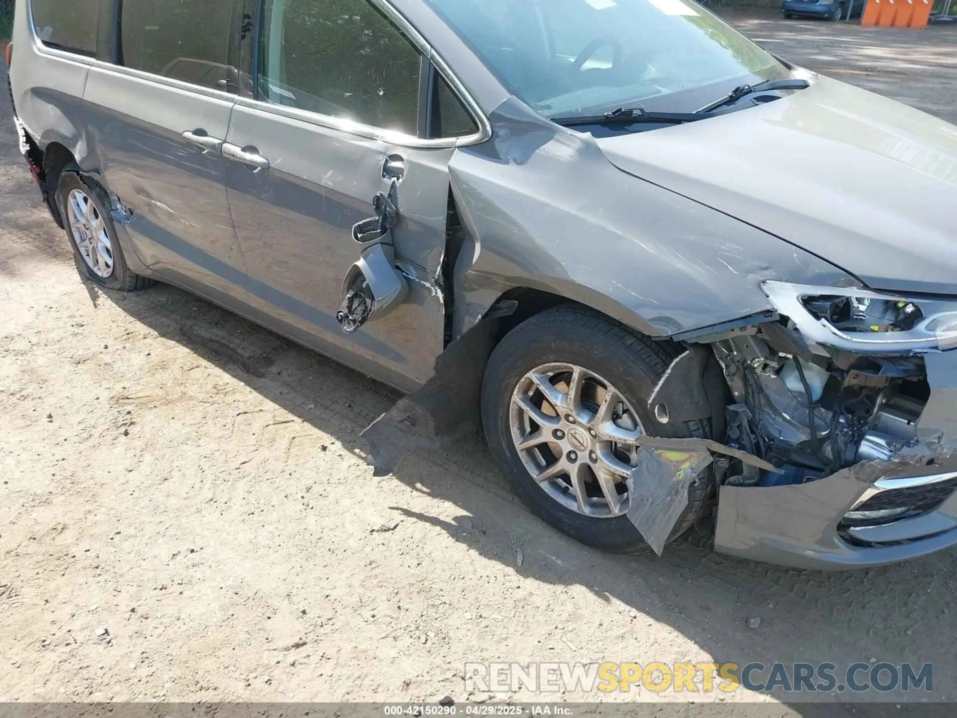 6 Фотография поврежденного автомобиля 2C4RC1BG3NR168565 CHRYSLER PACIFICA 2022