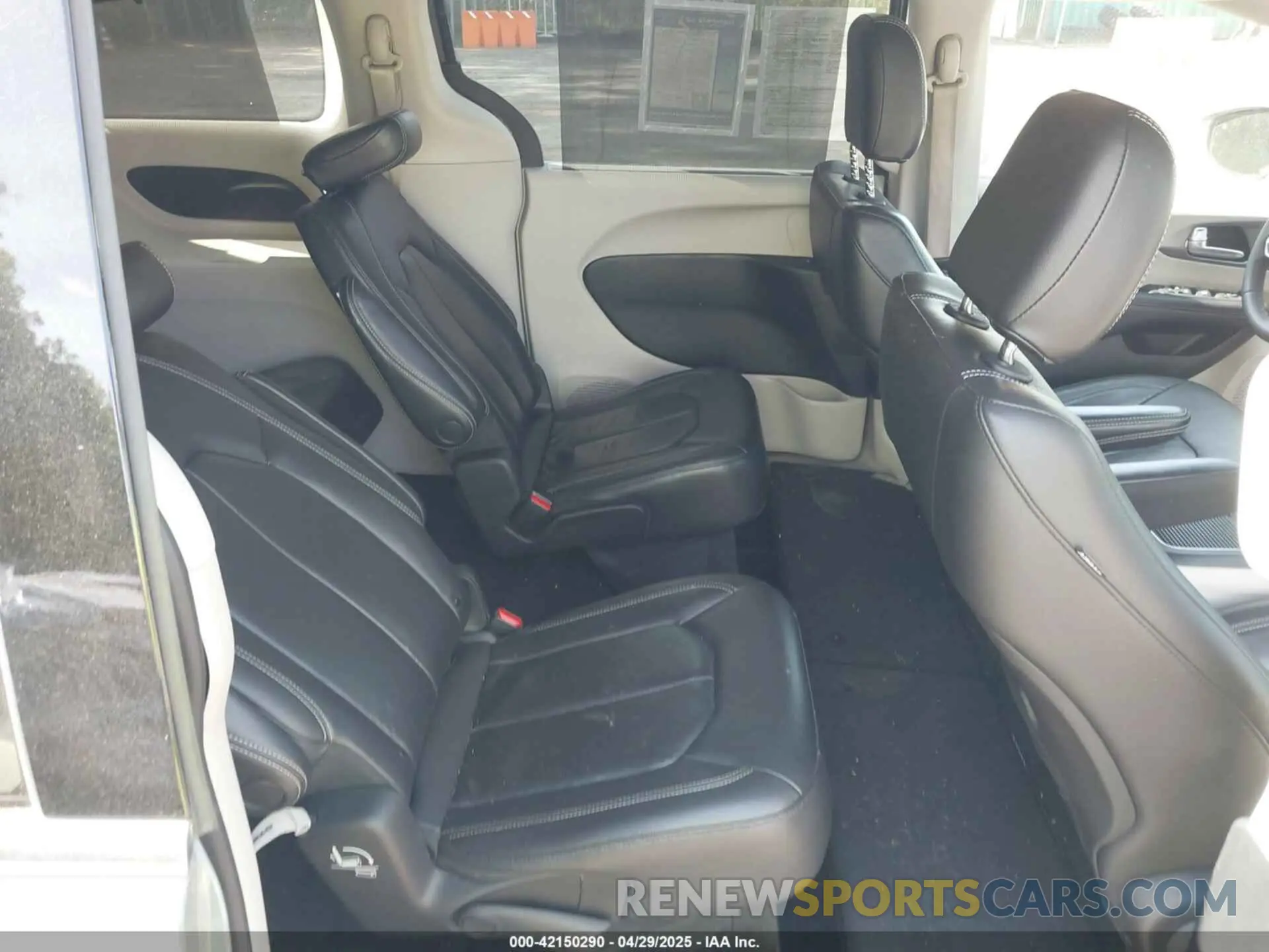 8 Фотография поврежденного автомобиля 2C4RC1BG3NR168565 CHRYSLER PACIFICA 2022