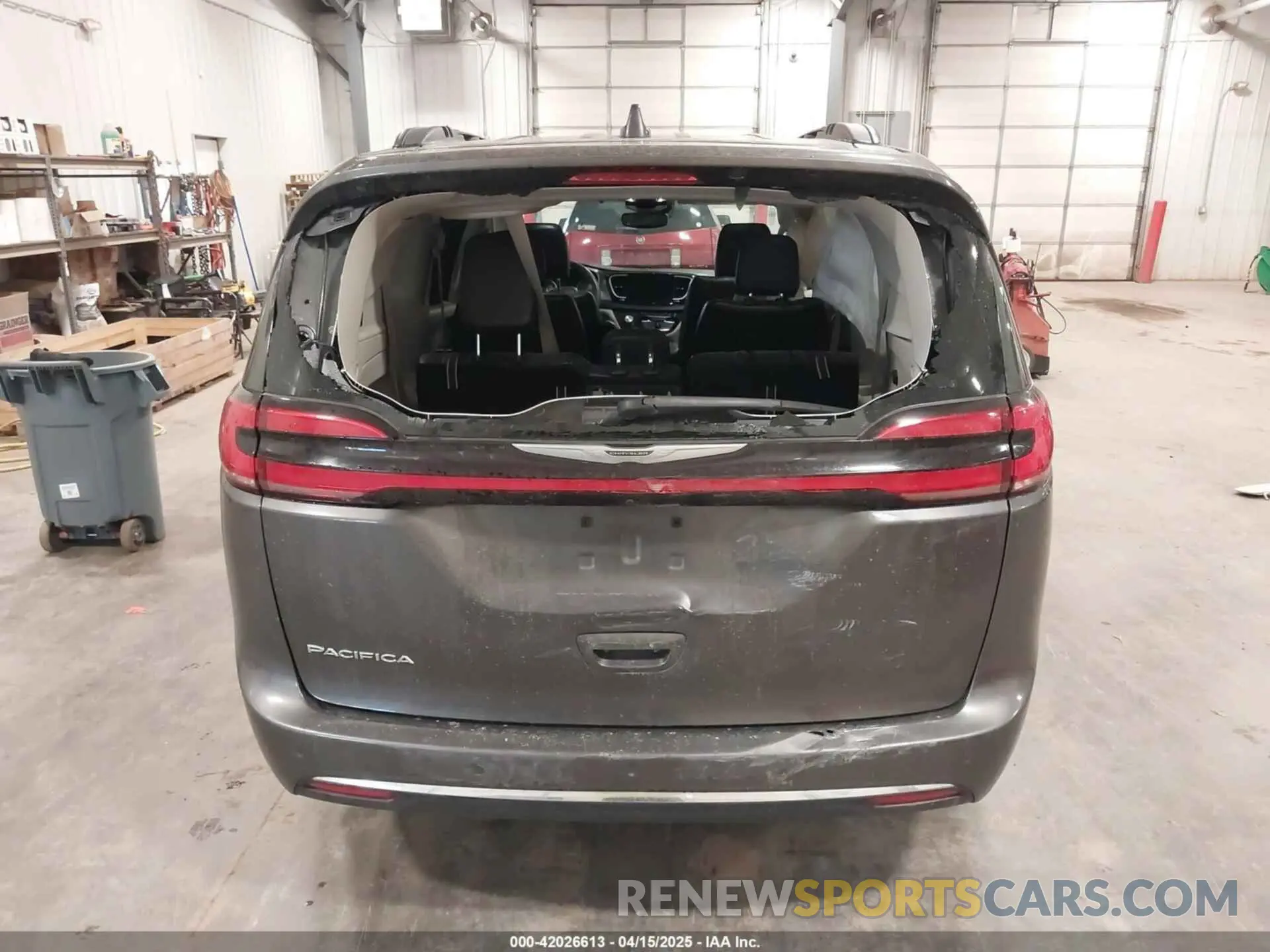 17 Фотография поврежденного автомобиля 2C4RC1BG4NR109475 CHRYSLER PACIFICA 2022