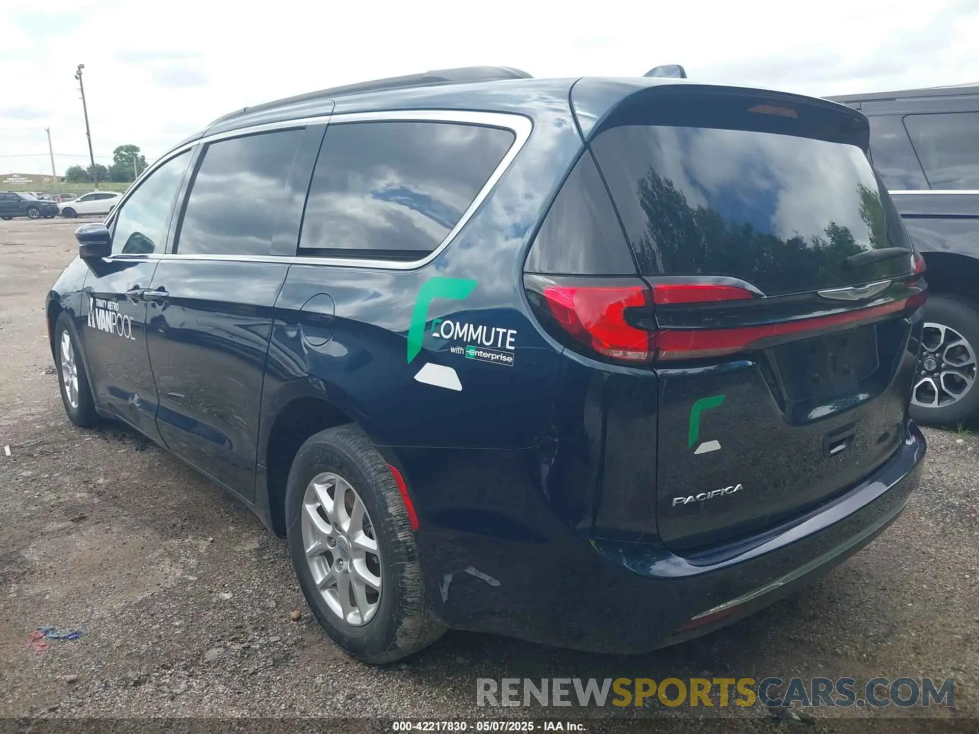 3 Фотография поврежденного автомобиля 2C4RC1BG4NR186458 CHRYSLER PACIFICA 2022