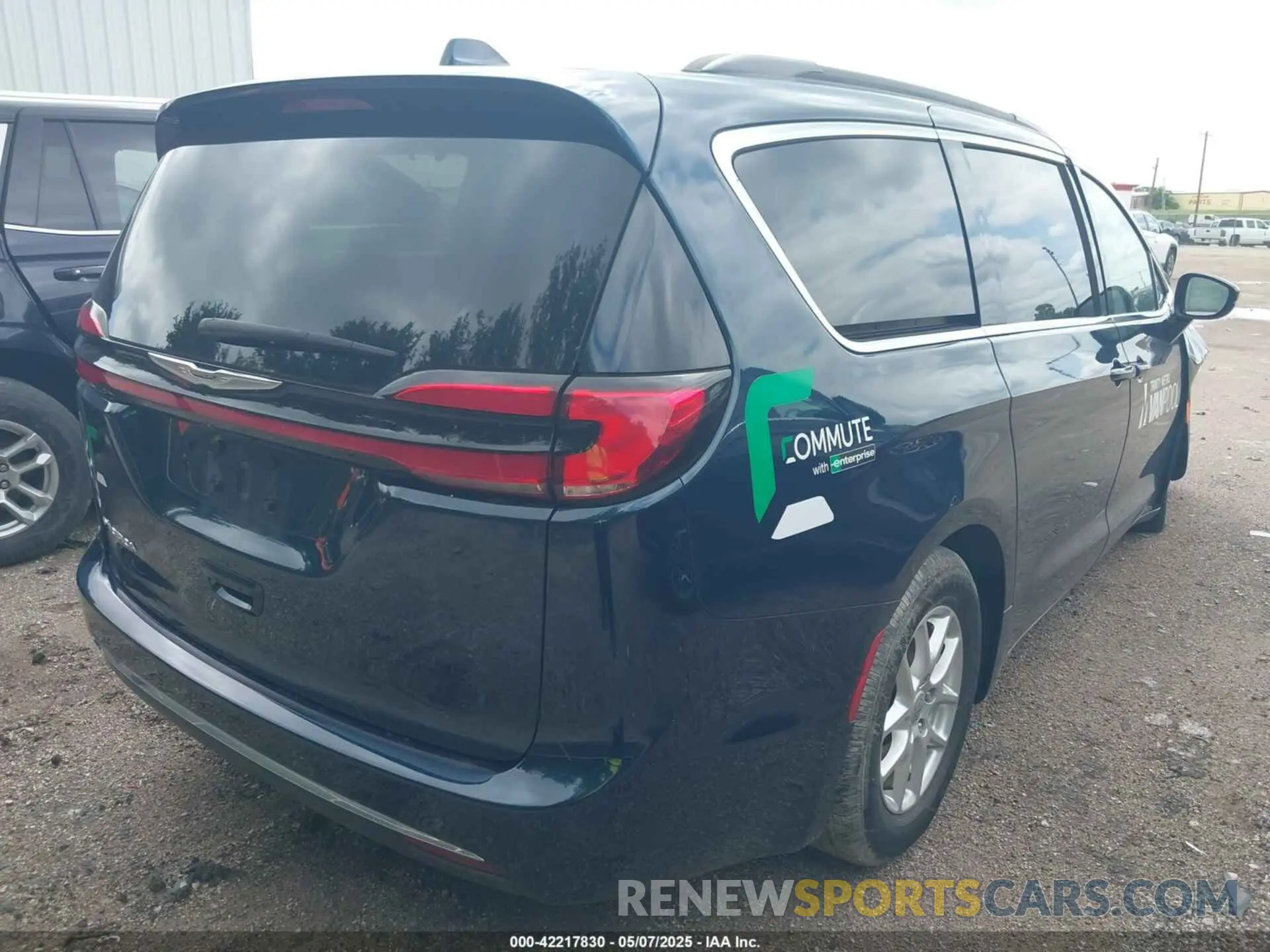 4 Фотография поврежденного автомобиля 2C4RC1BG4NR186458 CHRYSLER PACIFICA 2022