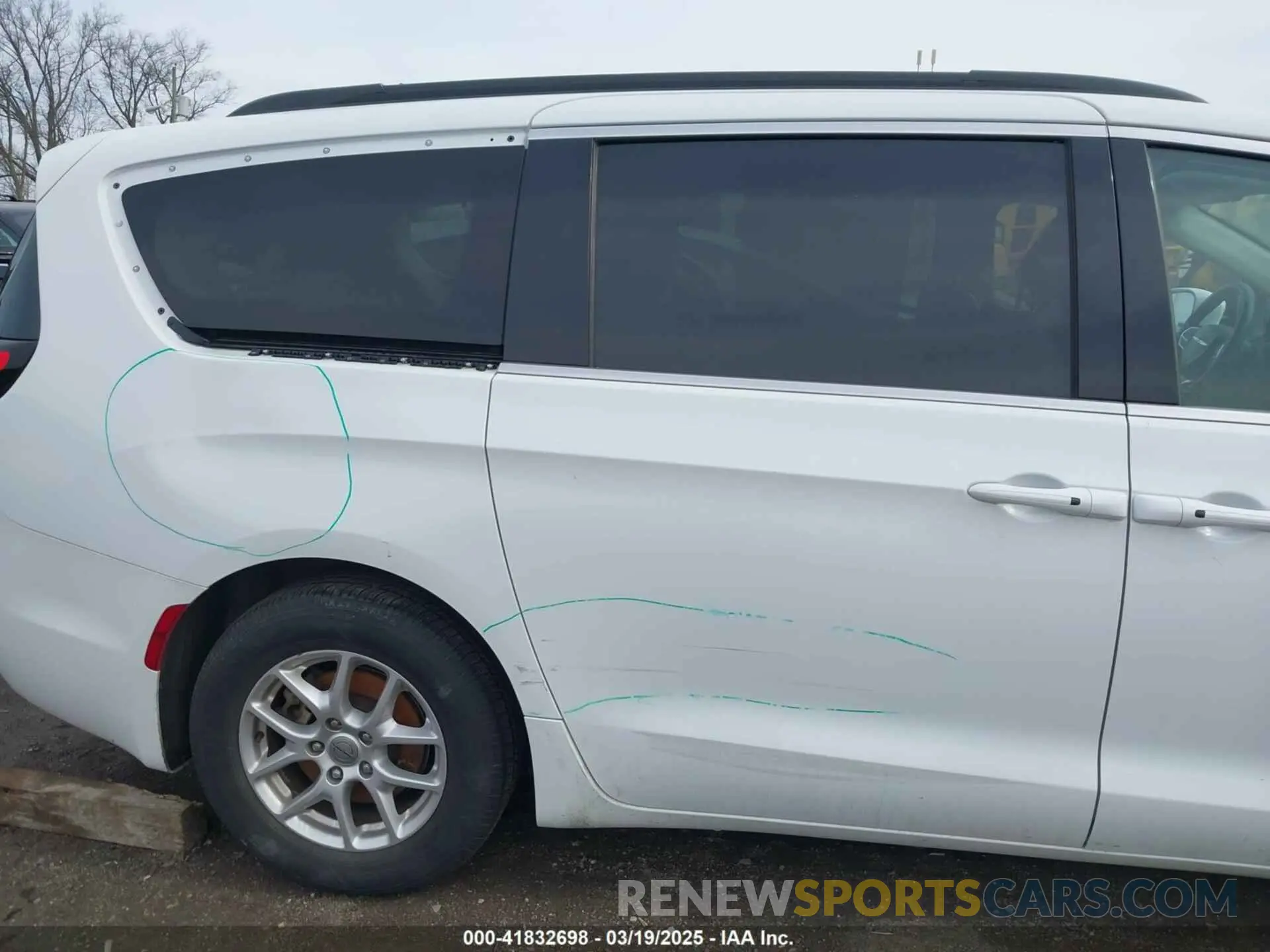 6 Photograph of a damaged car 2C4RC1BG4NR188100 CHRYSLER PACIFICA 2022