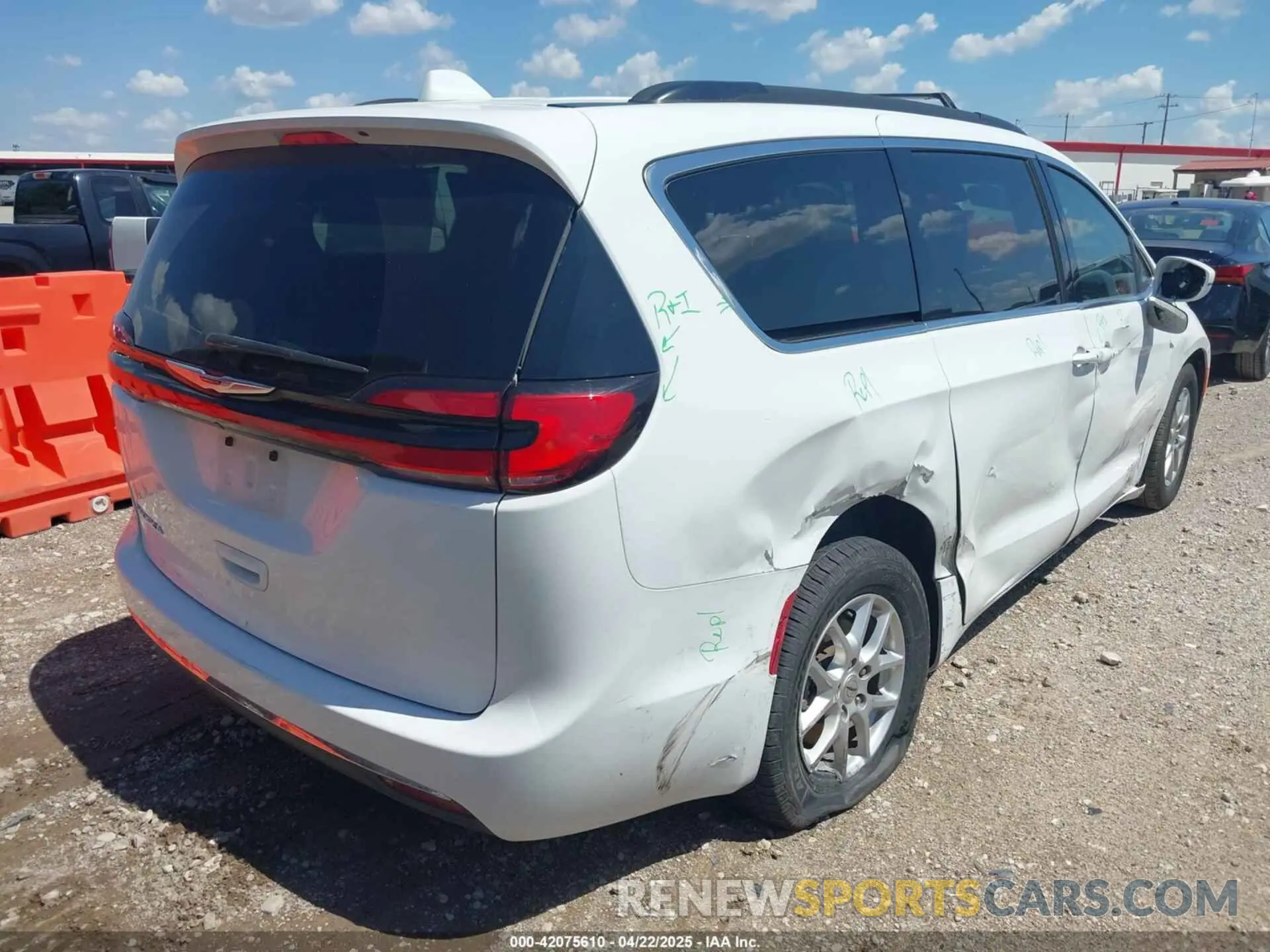 4 Фотография поврежденного автомобиля 2C4RC1BG4NR188999 CHRYSLER PACIFICA 2022