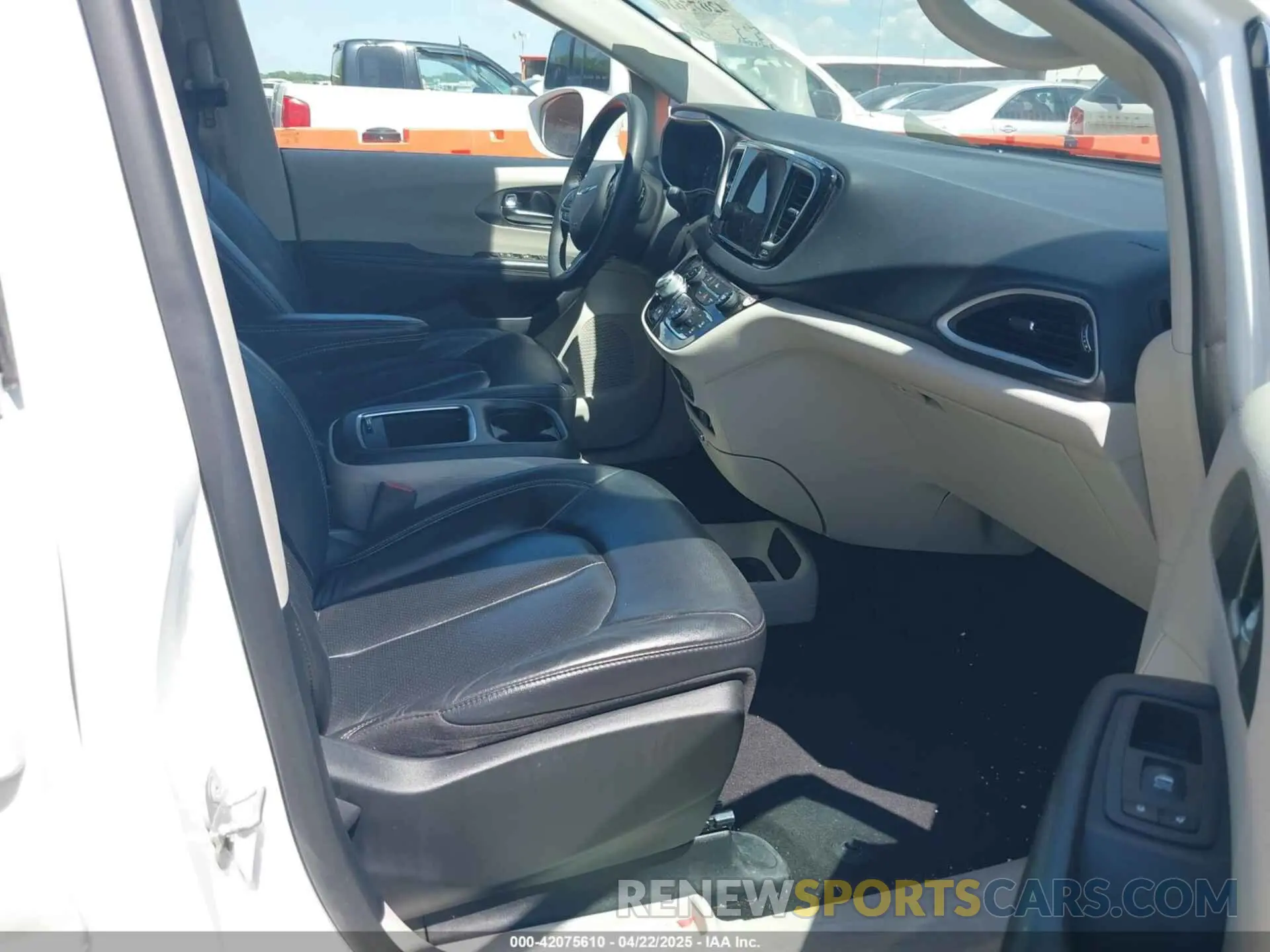5 Фотография поврежденного автомобиля 2C4RC1BG4NR188999 CHRYSLER PACIFICA 2022