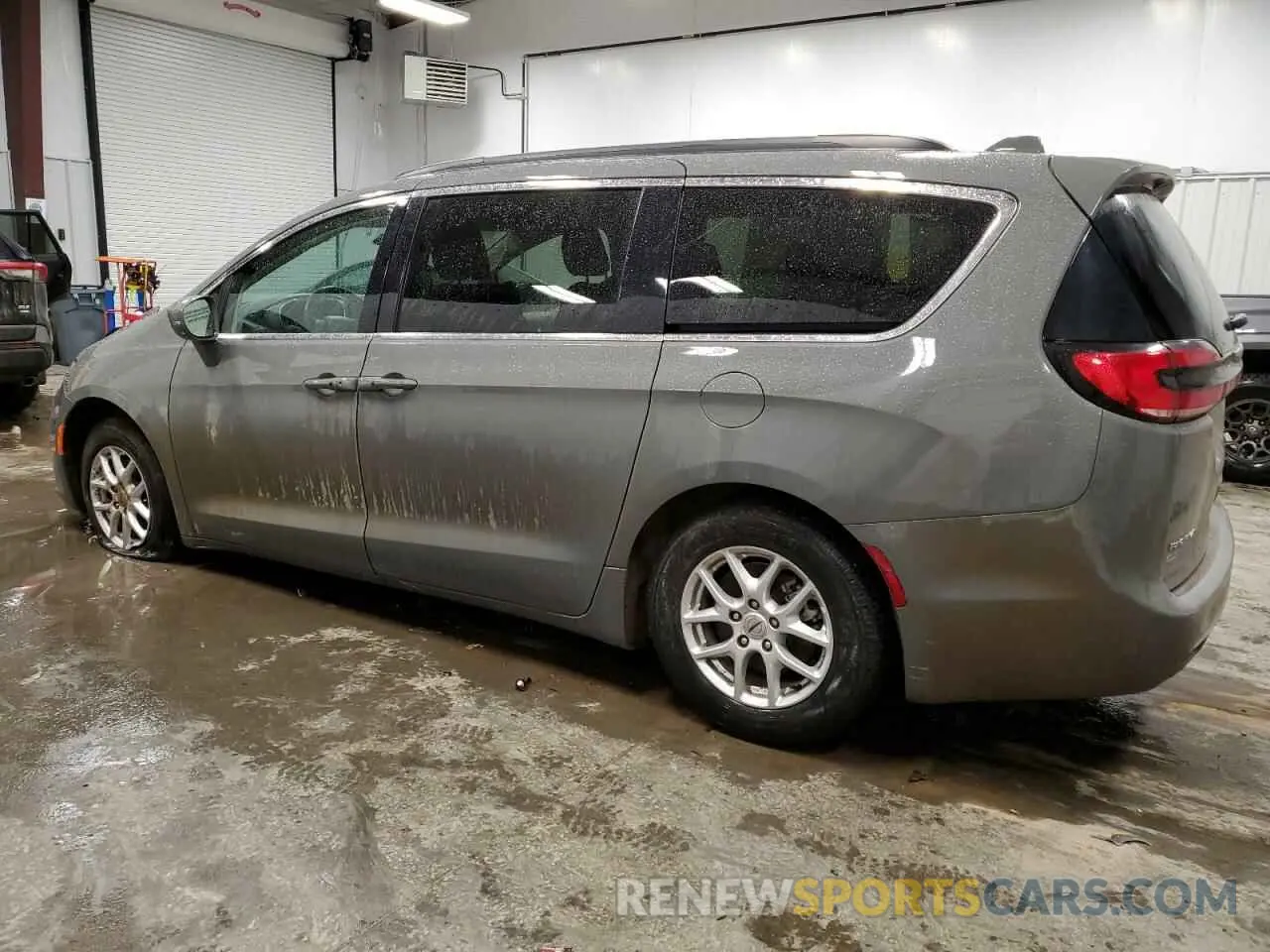 2 Photograph of a damaged car 2C4RC1BG4NR195418 CHRYSLER PACIFICA 2022