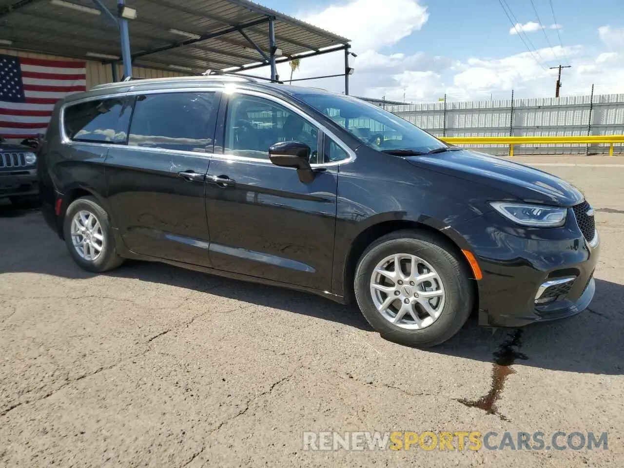 4 Photograph of a damaged car 2C4RC1BG5NR211450 CHRYSLER PACIFICA 2022