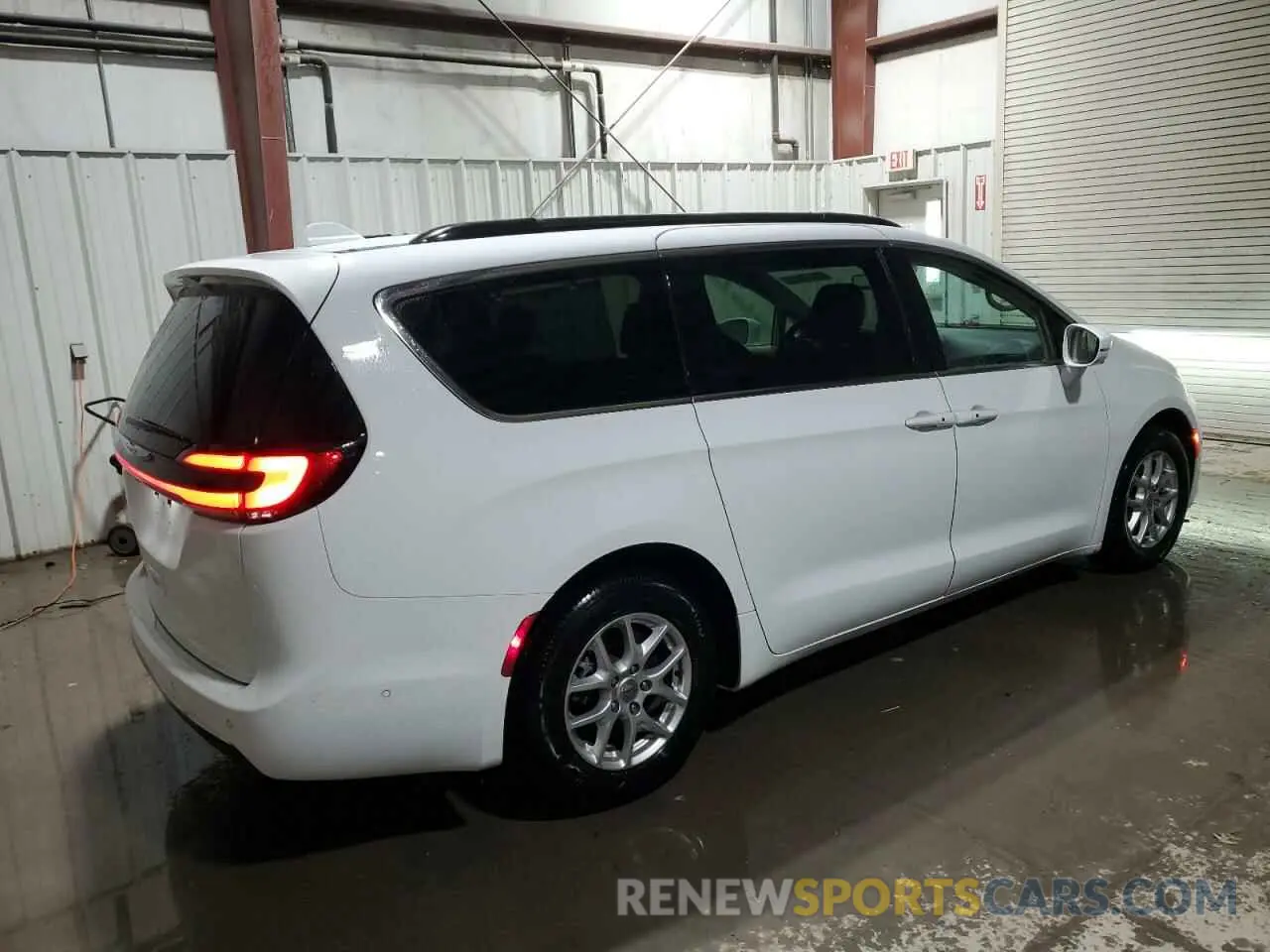 3 Фотография поврежденного автомобиля 2C4RC1BG5NR212985 CHRYSLER PACIFICA 2022