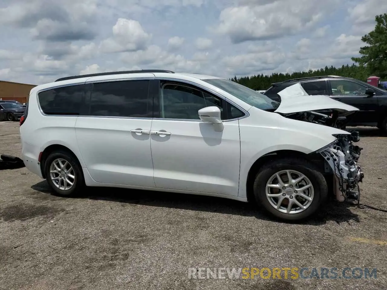 4 Photograph of a damaged car 2C4RC1BG6NR179012 CHRYSLER PACIFICA 2022