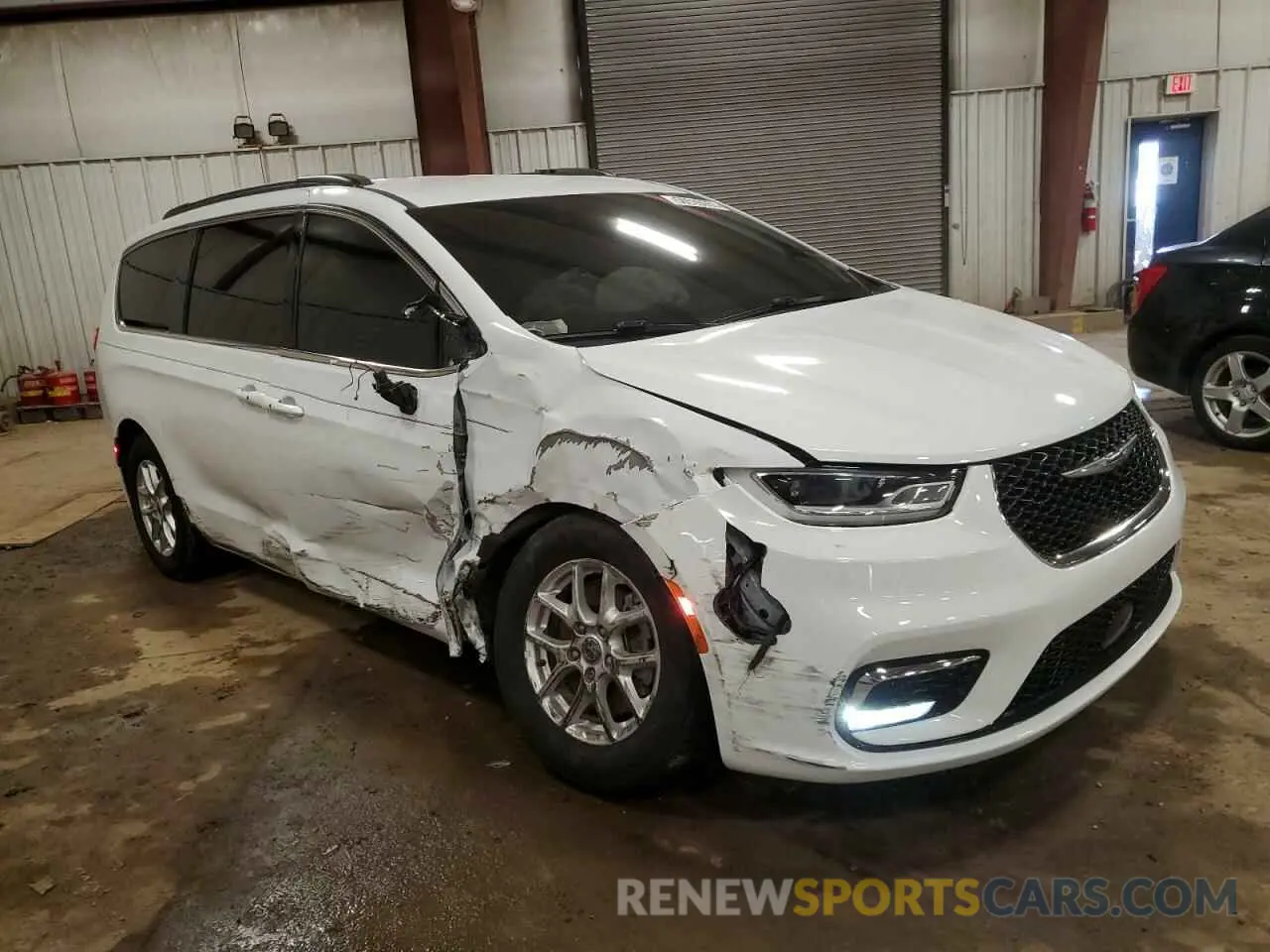 4 Photograph of a damaged car 2C4RC1BG7NR115660 CHRYSLER PACIFICA 2022