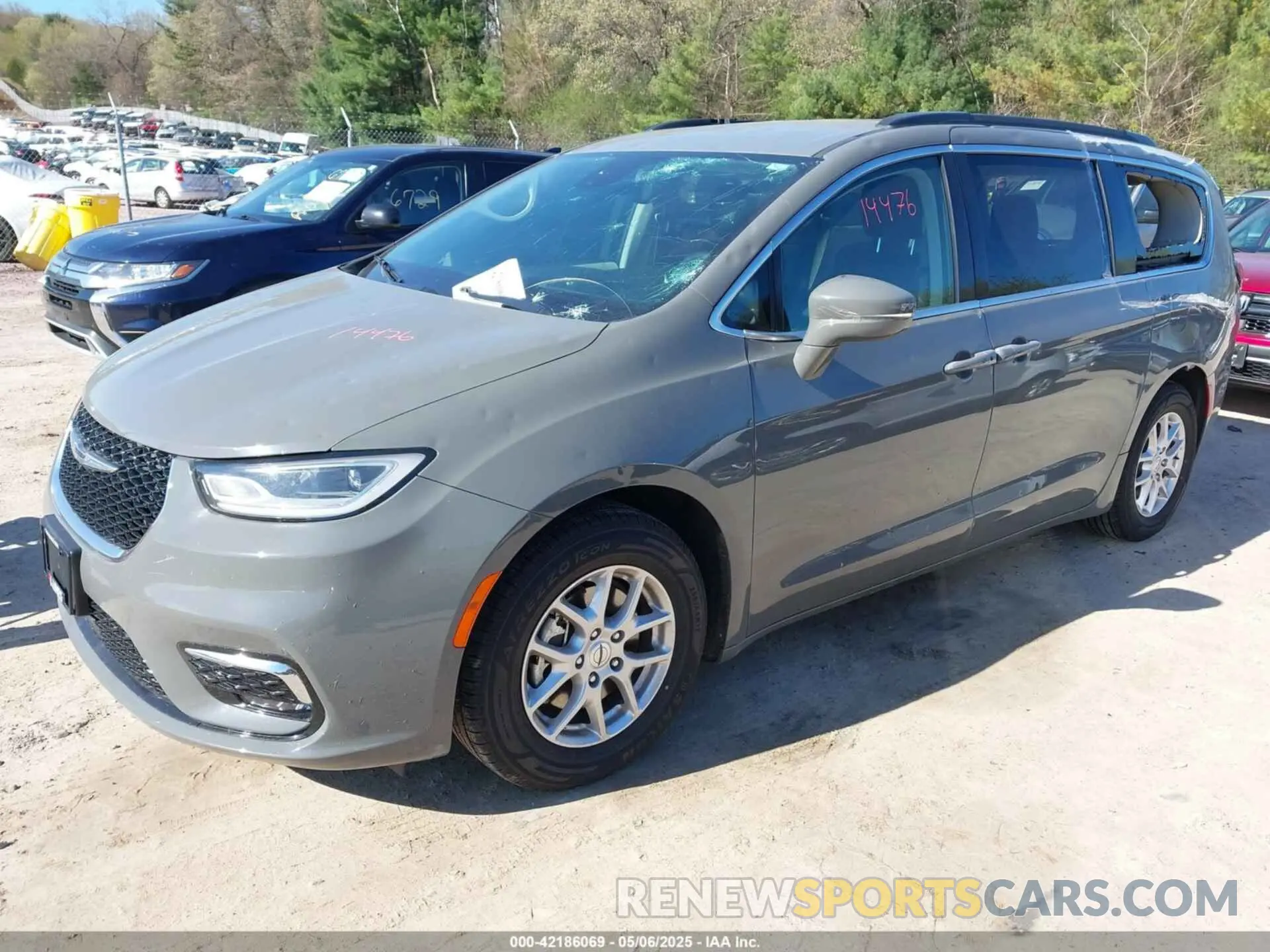 2 Photograph of a damaged car 2C4RC1BG7NR152112 CHRYSLER PACIFICA 2022