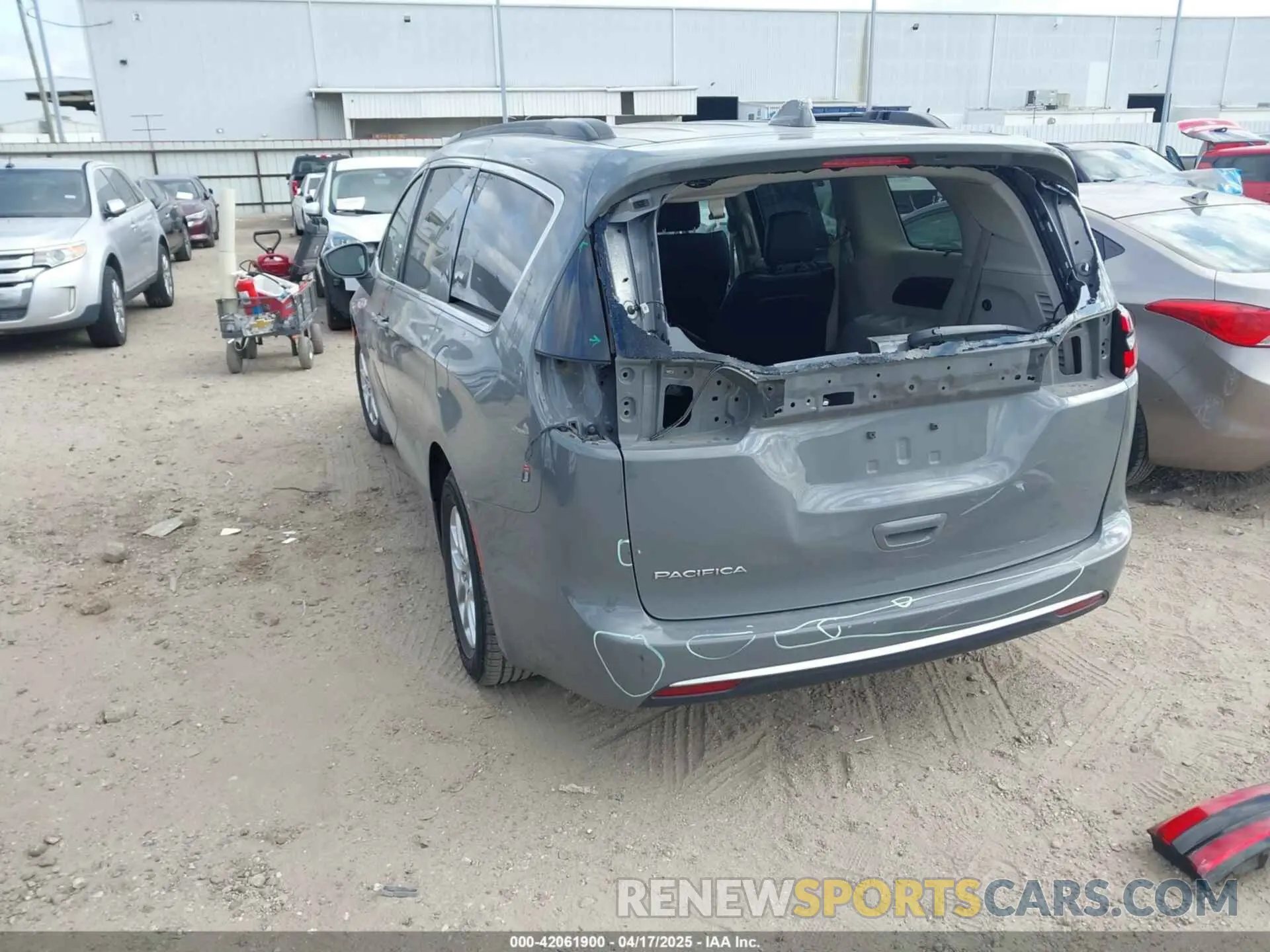 3 Фотография поврежденного автомобиля 2C4RC1BG7NR190939 CHRYSLER PACIFICA 2022