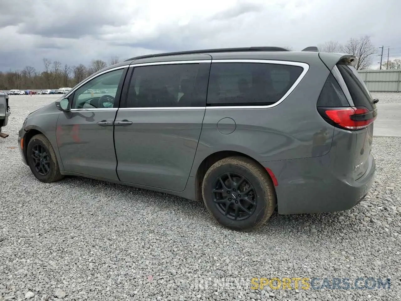 2 Photograph of a damaged car 2C4RC1BG7NR198538 CHRYSLER PACIFICA 2022
