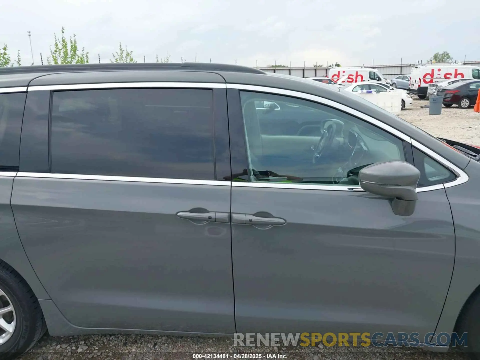 13 Photograph of a damaged car 2C4RC1BG8NR112881 CHRYSLER PACIFICA 2022