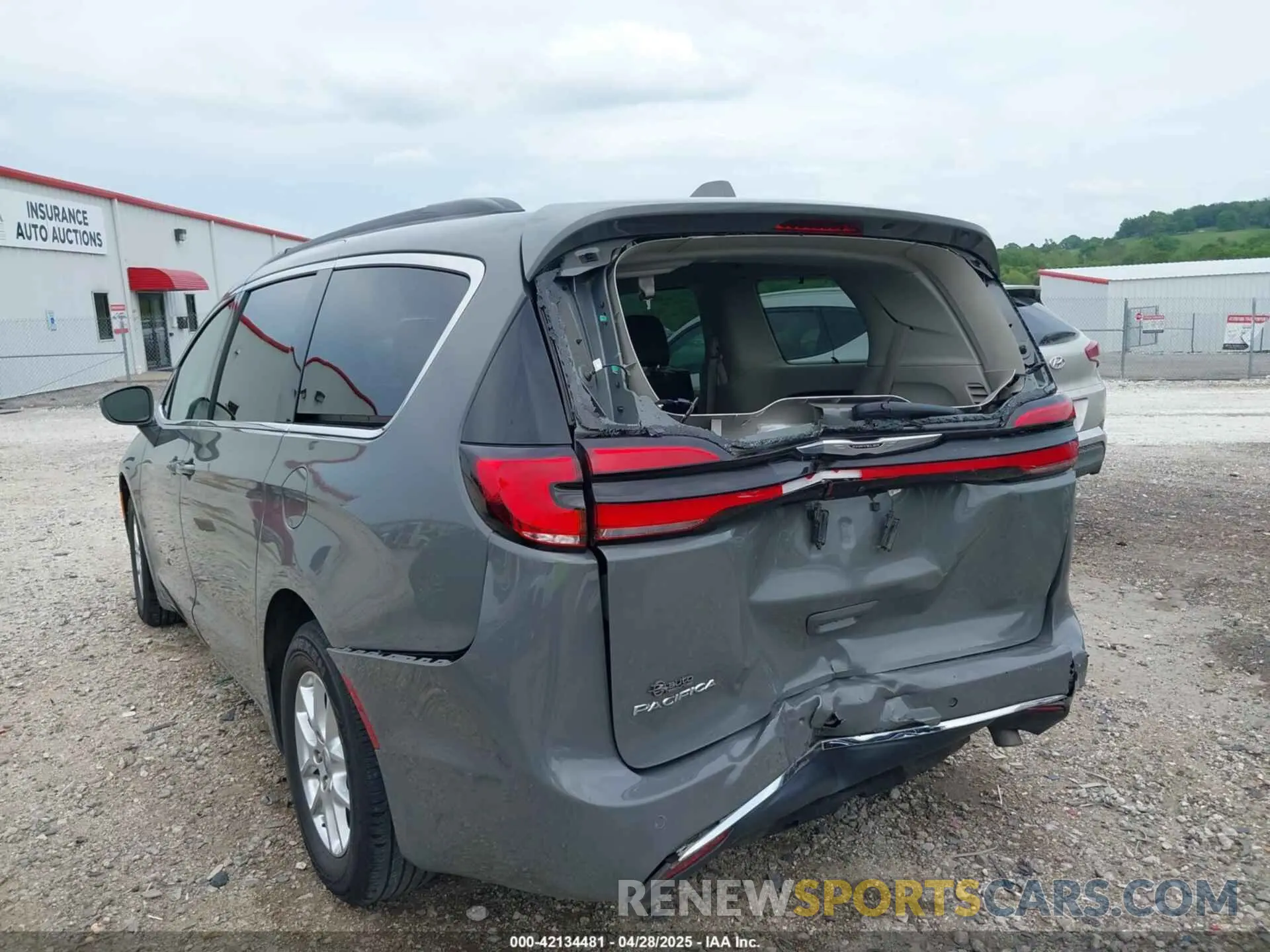 3 Photograph of a damaged car 2C4RC1BG8NR112881 CHRYSLER PACIFICA 2022