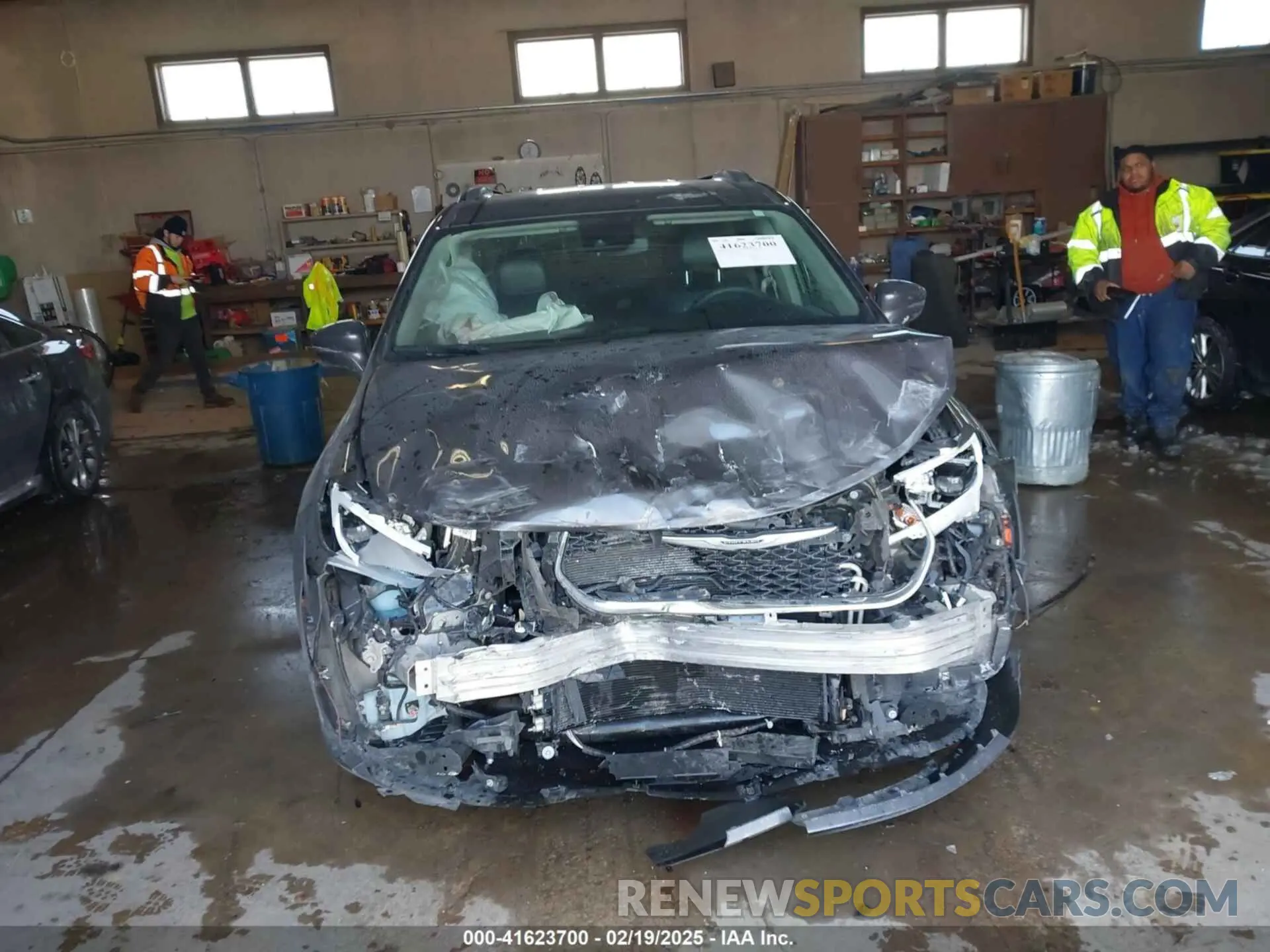 11 Photograph of a damaged car 2C4RC1BG8NR122309 CHRYSLER PACIFICA 2022