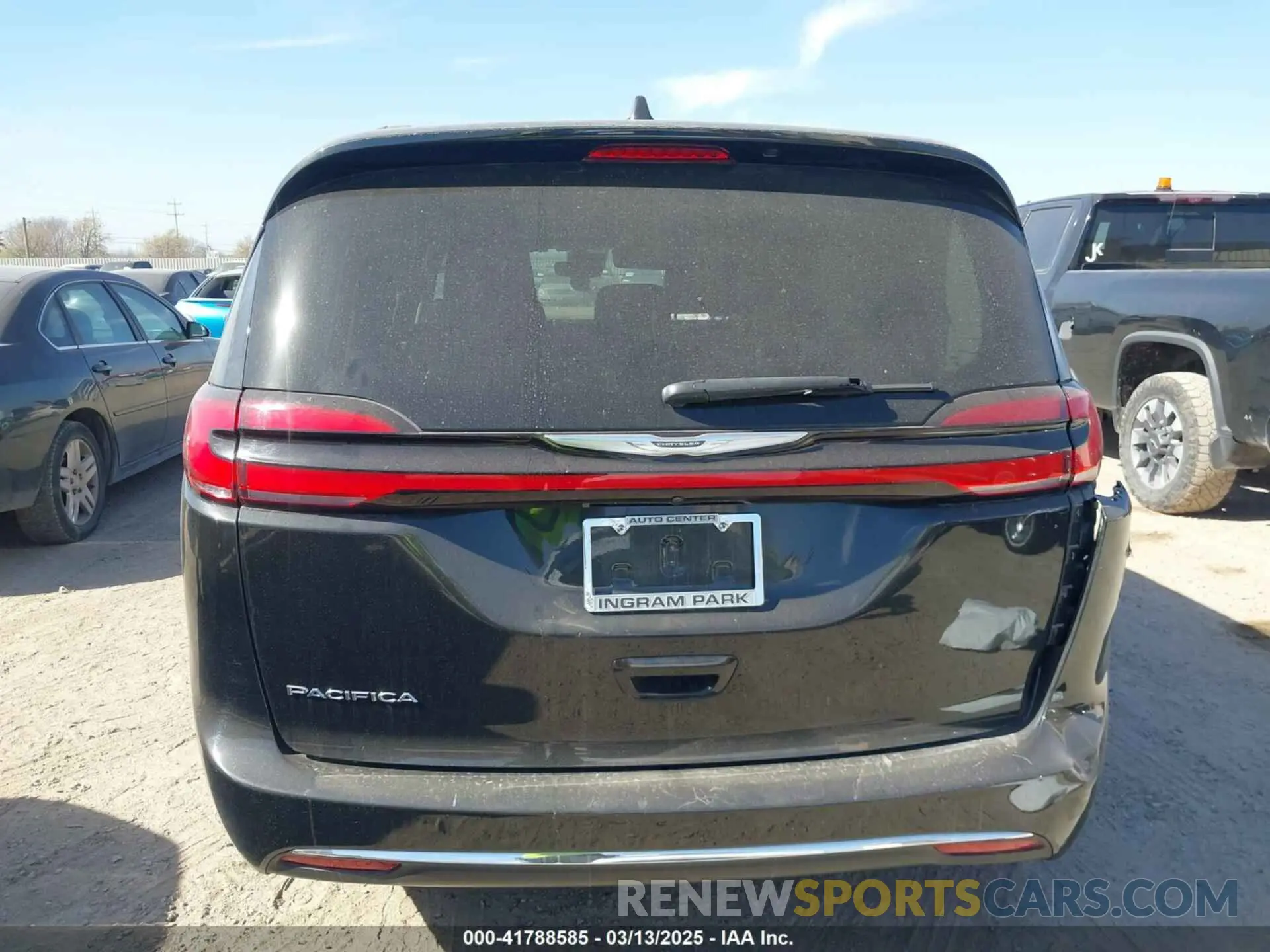 16 Photograph of a damaged car 2C4RC1BG8NR169579 CHRYSLER PACIFICA 2022