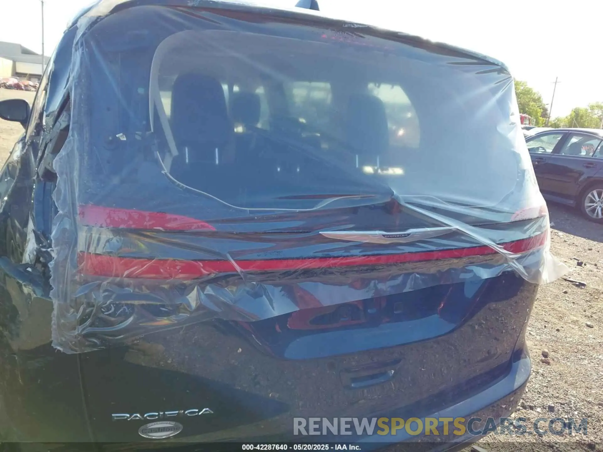 17 Фотография поврежденного автомобиля 2C4RC1BG8NR186558 CHRYSLER PACIFICA 2022