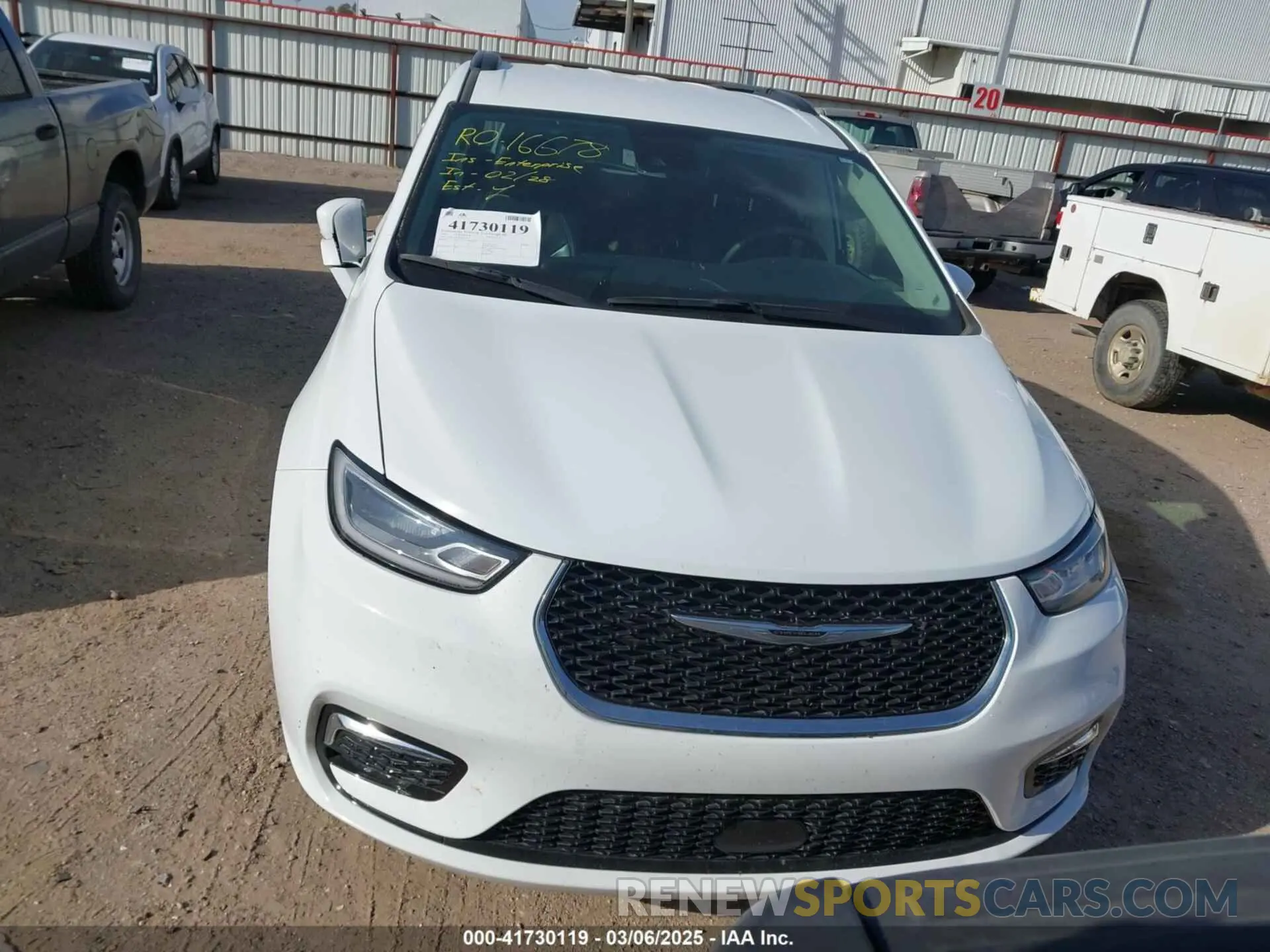 12 Photograph of a damaged car 2C4RC1BG8NR191131 CHRYSLER PACIFICA 2022