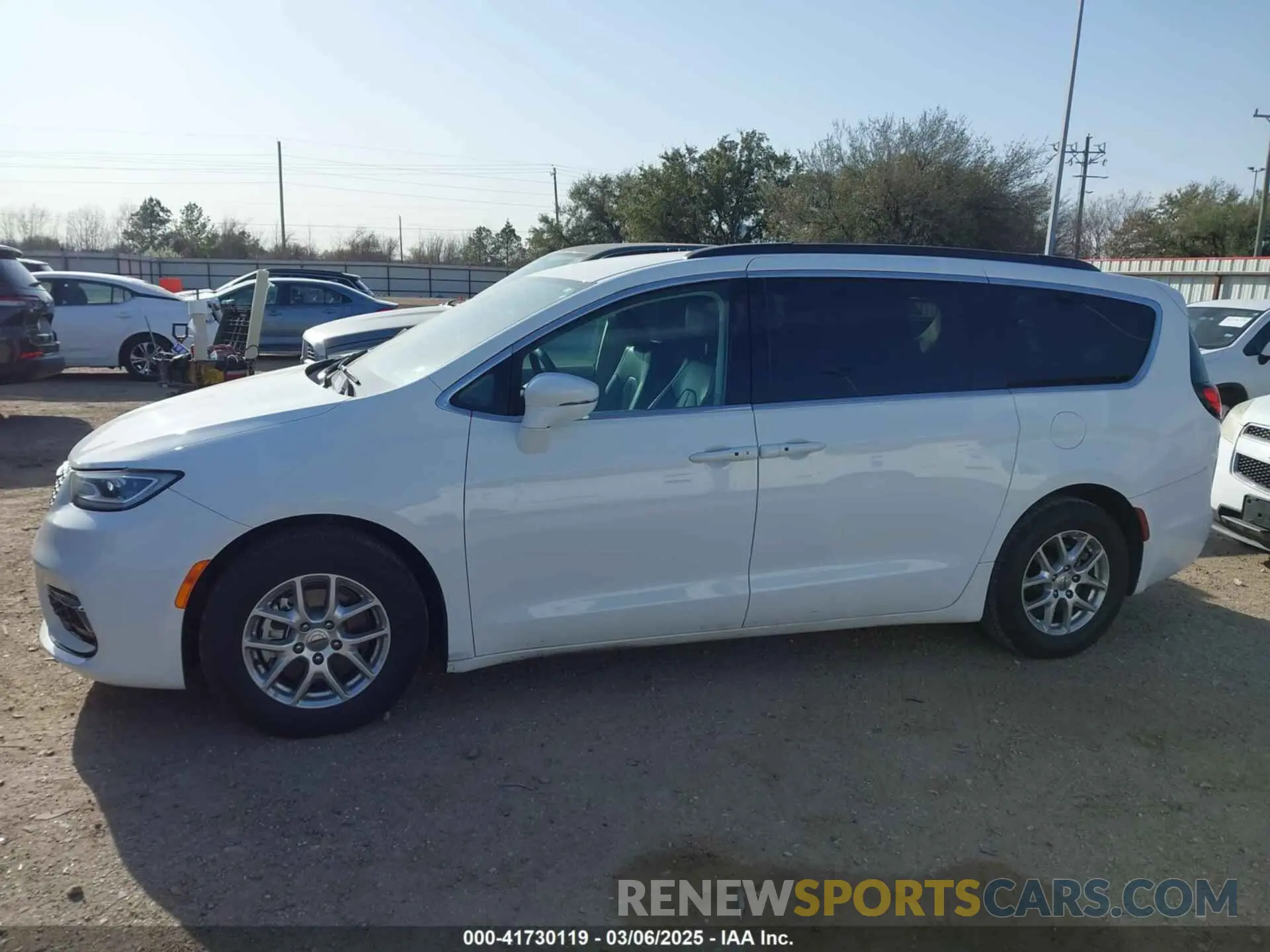 14 Photograph of a damaged car 2C4RC1BG8NR191131 CHRYSLER PACIFICA 2022