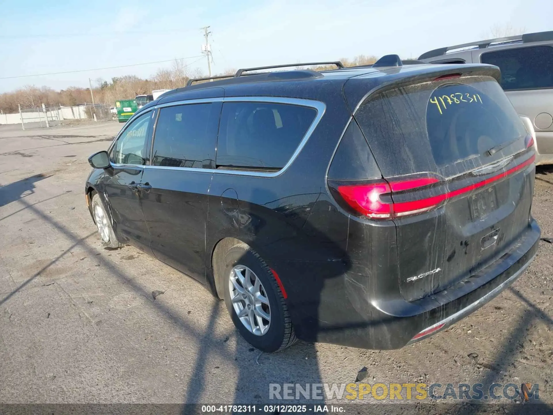 3 Фотография поврежденного автомобиля 2C4RC1BG8NR214844 CHRYSLER PACIFICA 2022