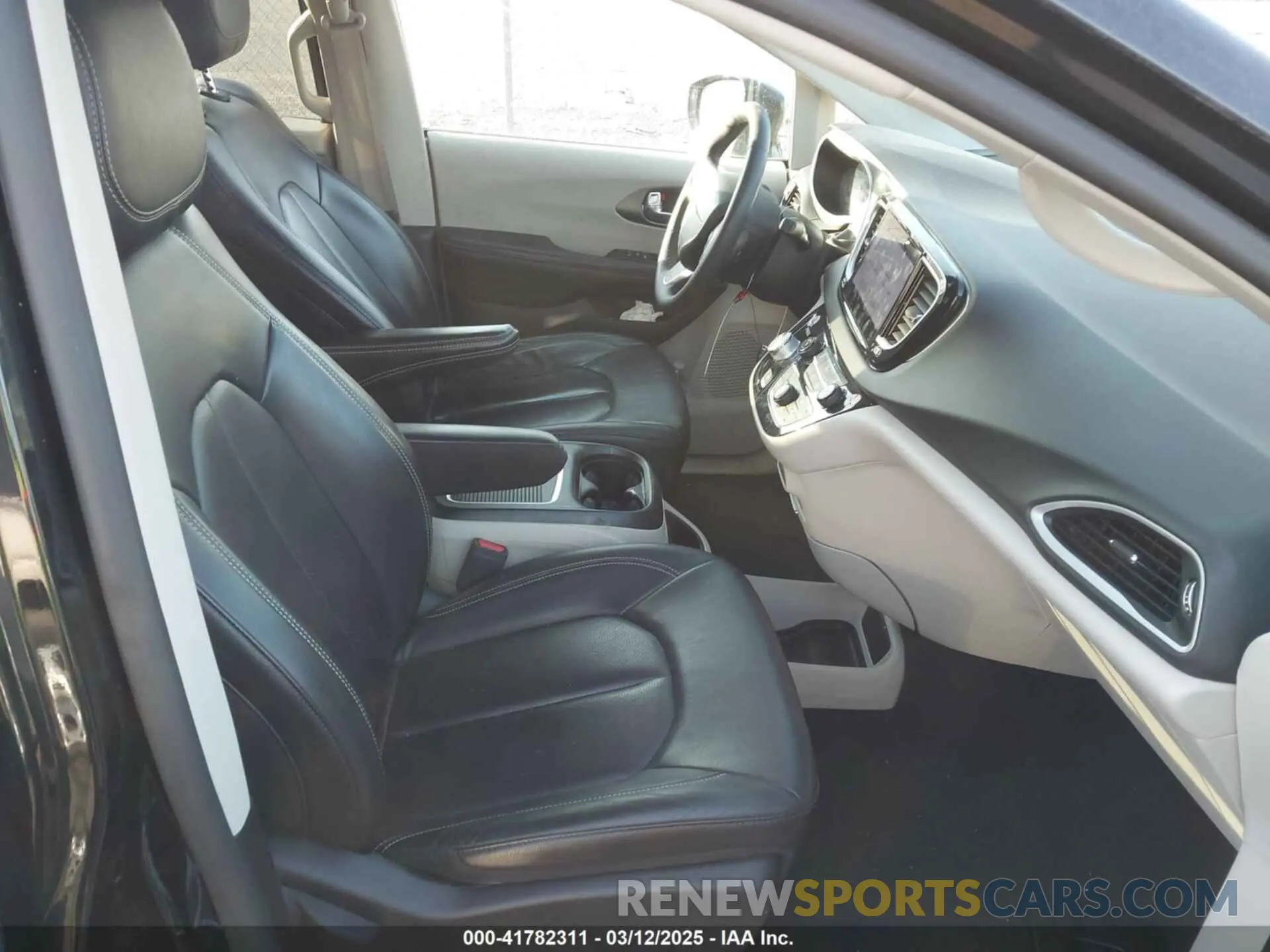5 Фотография поврежденного автомобиля 2C4RC1BG8NR214844 CHRYSLER PACIFICA 2022