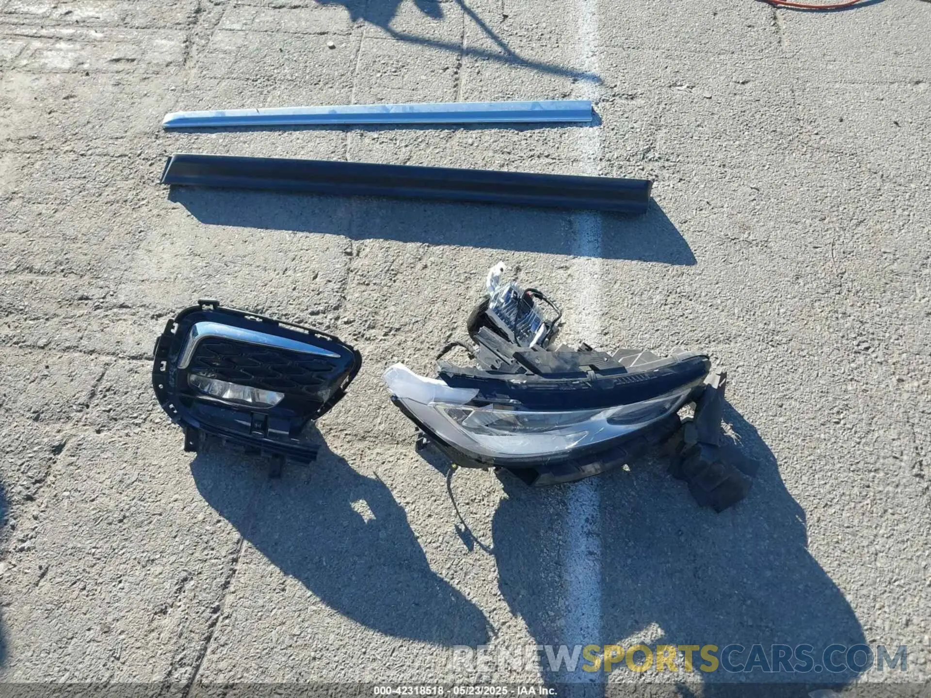 12 Photograph of a damaged car 2C4RC1BG9NR117538 CHRYSLER PACIFICA 2022