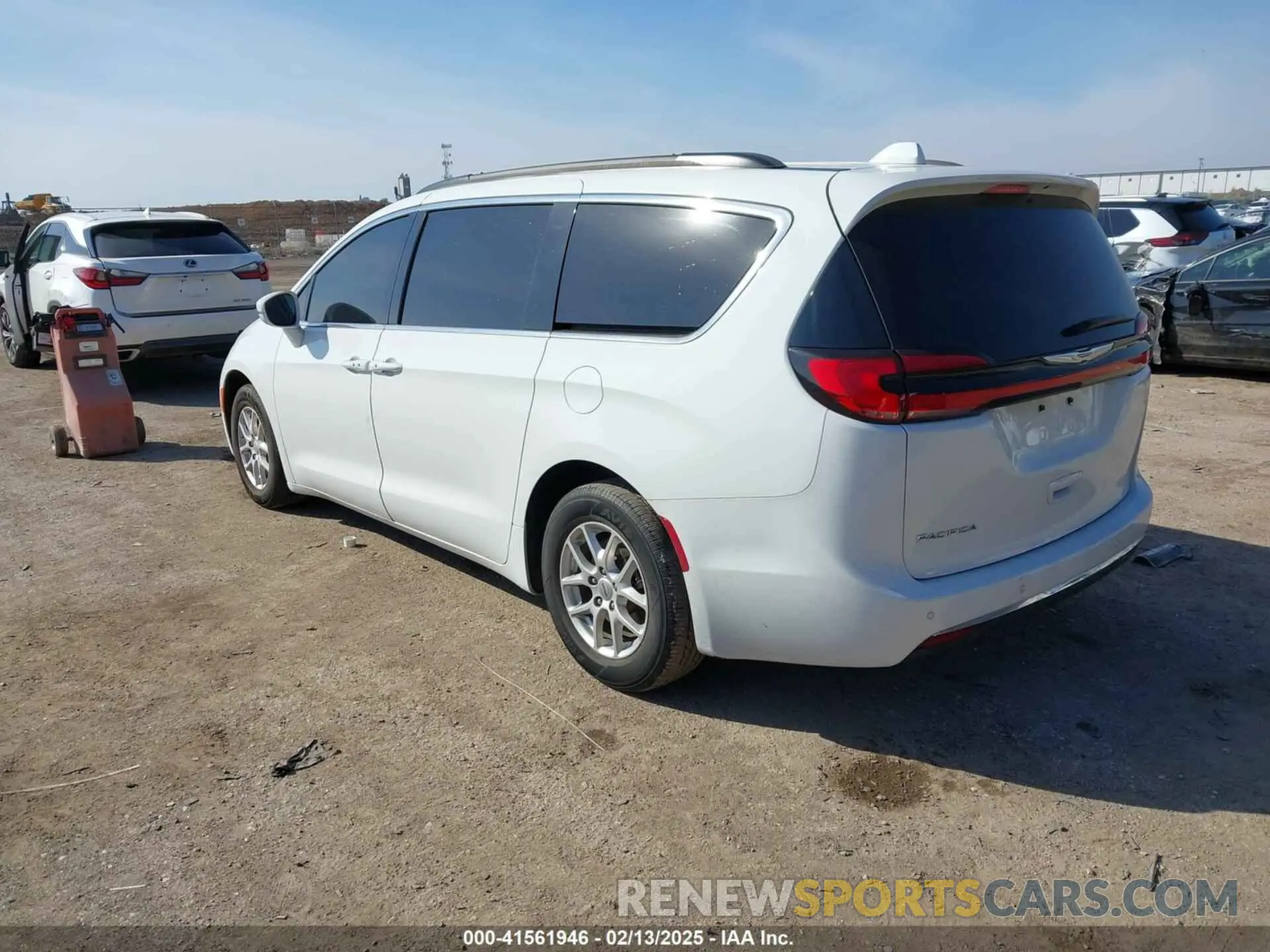 3 Фотография поврежденного автомобиля 2C4RC1BG9NR140561 CHRYSLER PACIFICA 2022