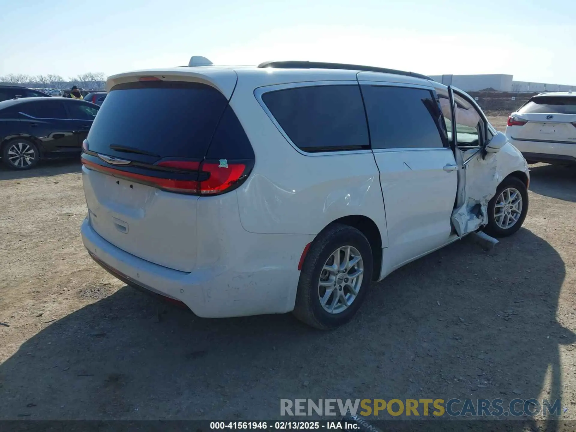4 Фотография поврежденного автомобиля 2C4RC1BG9NR140561 CHRYSLER PACIFICA 2022
