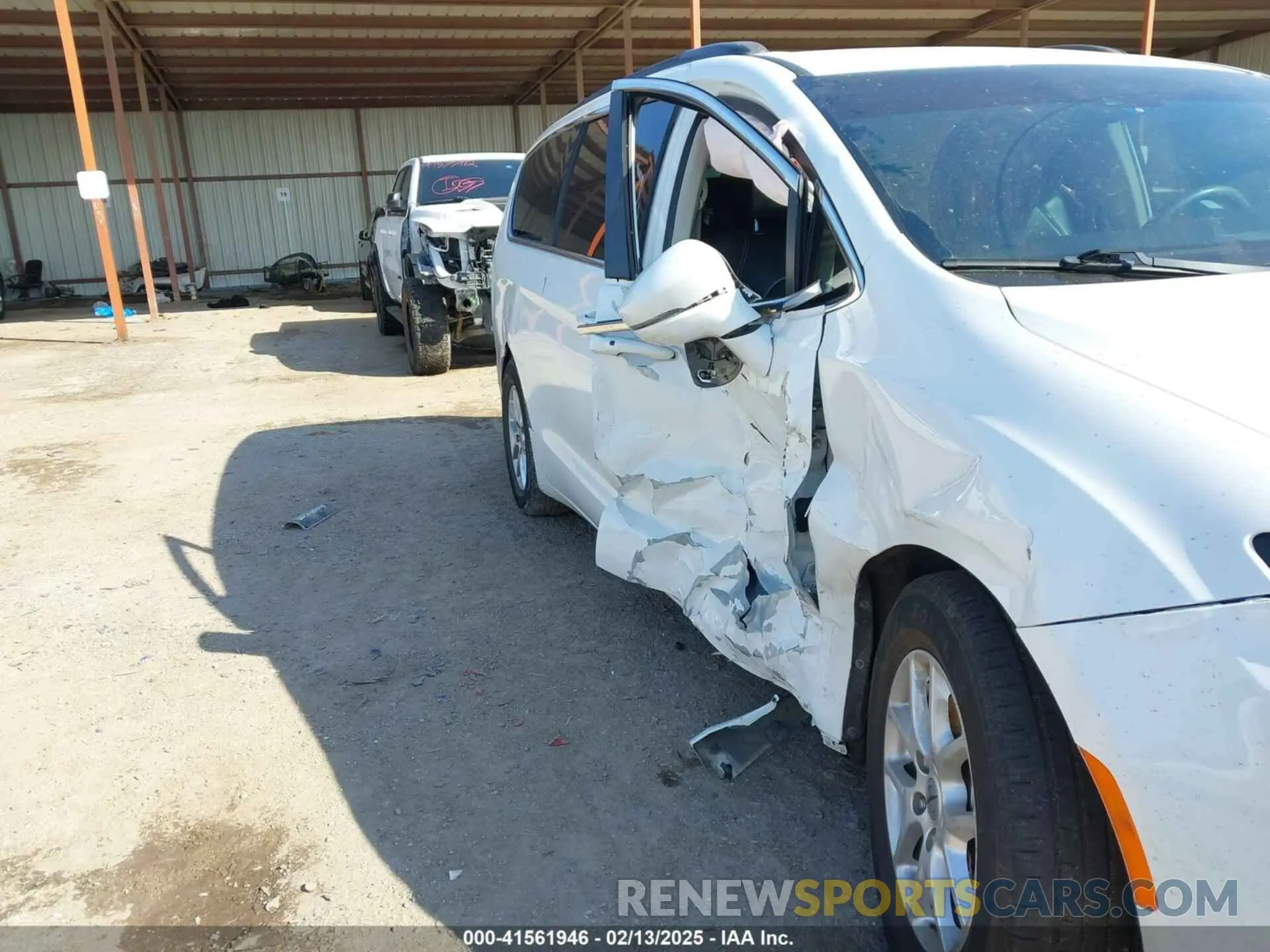 6 Фотография поврежденного автомобиля 2C4RC1BG9NR140561 CHRYSLER PACIFICA 2022