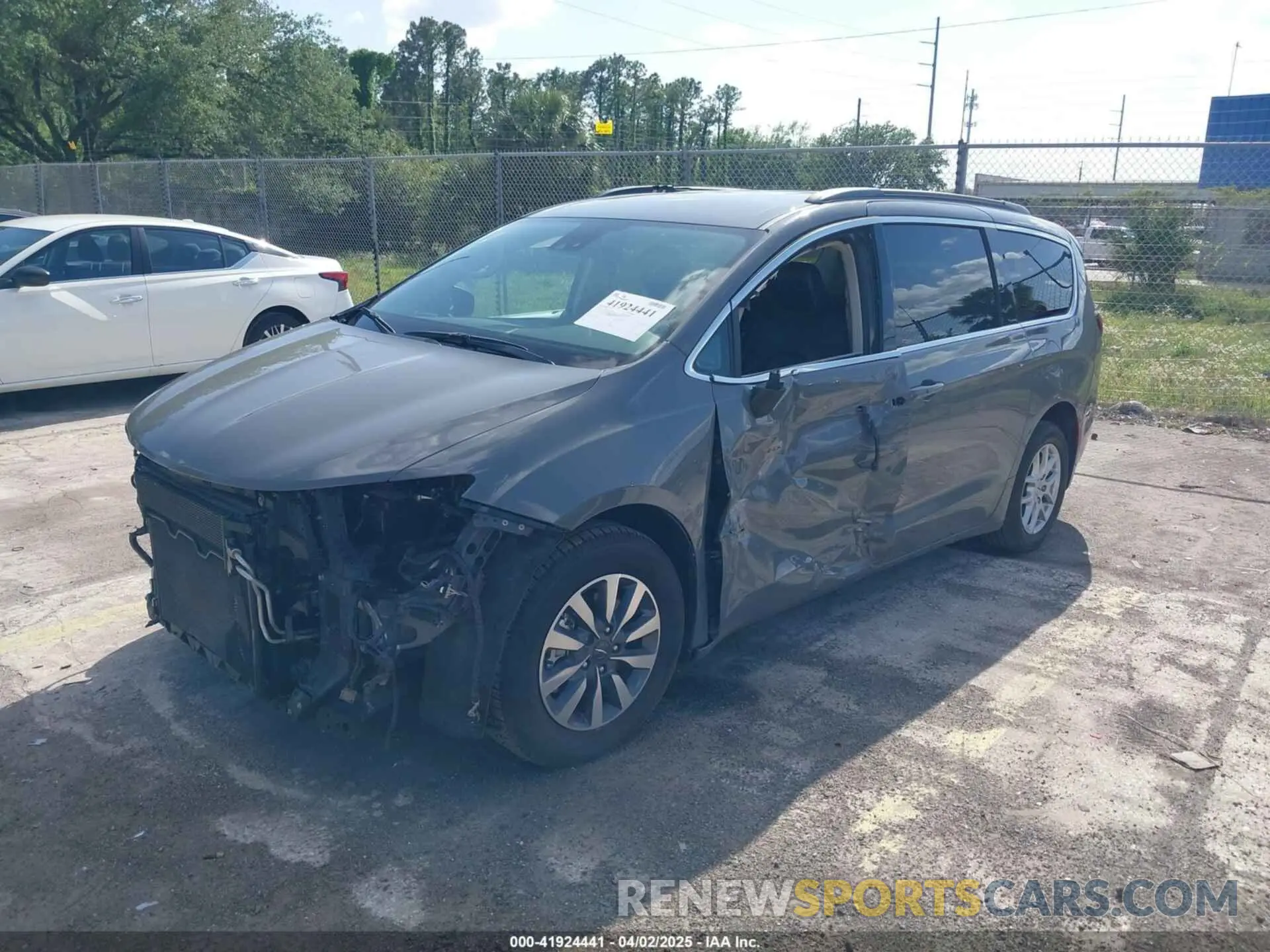2 Photograph of a damaged car 2C4RC1BG9NR157831 CHRYSLER PACIFICA 2022
