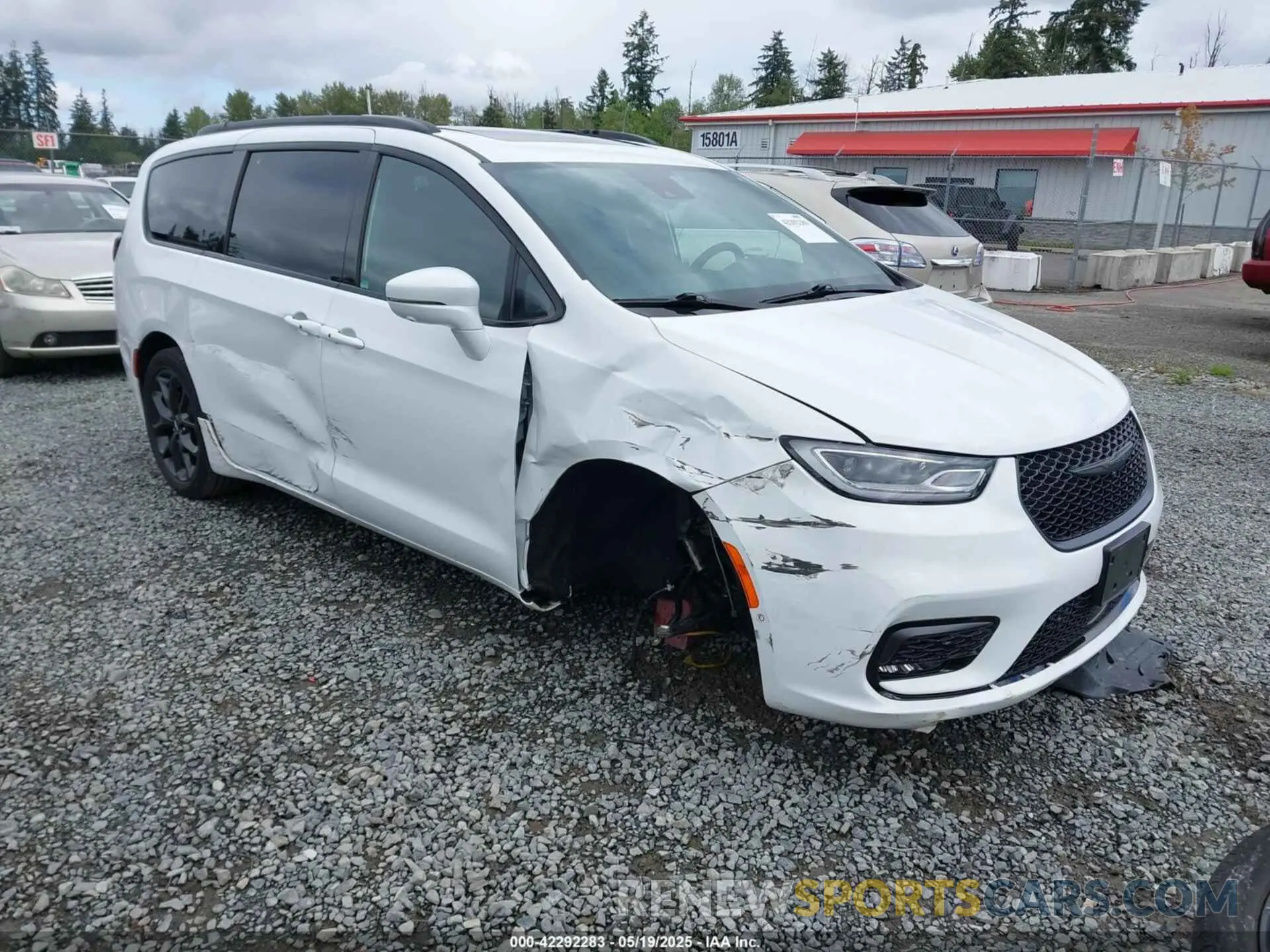1 Photograph of a damaged car 2C4RC1BG9NR212875 CHRYSLER PACIFICA 2022