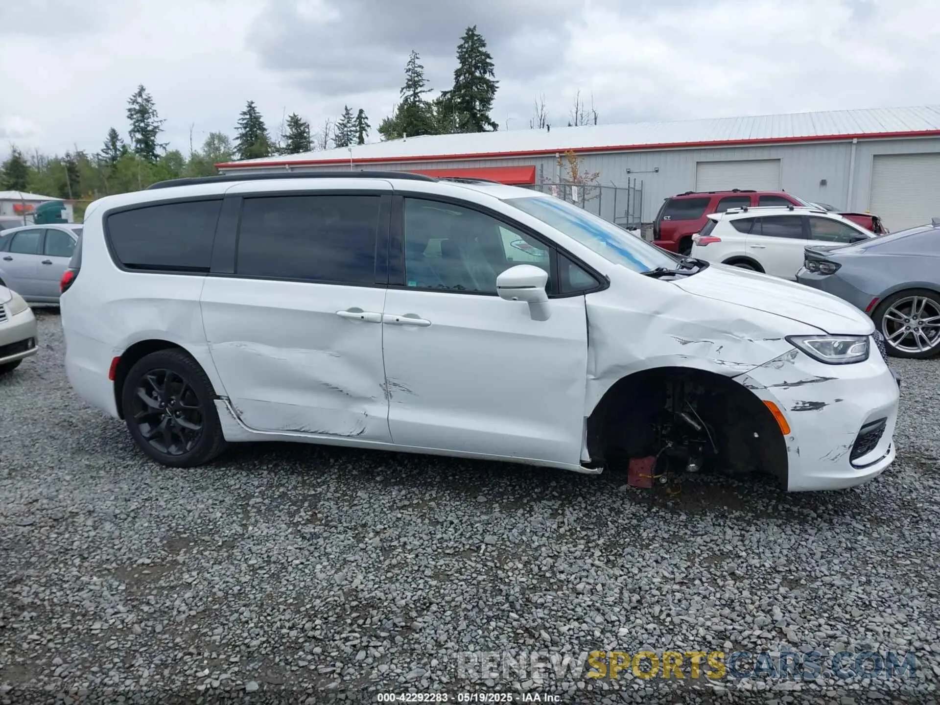 14 Photograph of a damaged car 2C4RC1BG9NR212875 CHRYSLER PACIFICA 2022