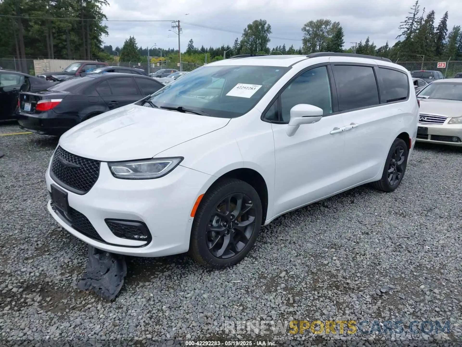 2 Photograph of a damaged car 2C4RC1BG9NR212875 CHRYSLER PACIFICA 2022