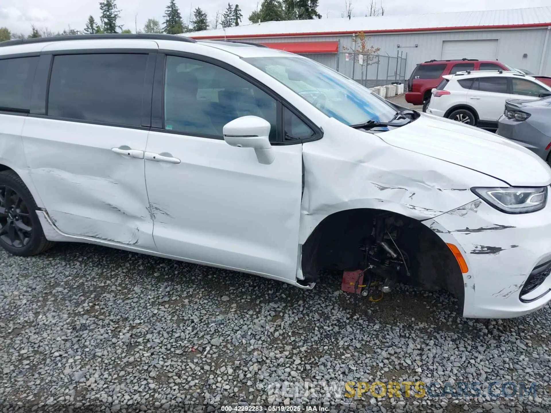 6 Photograph of a damaged car 2C4RC1BG9NR212875 CHRYSLER PACIFICA 2022