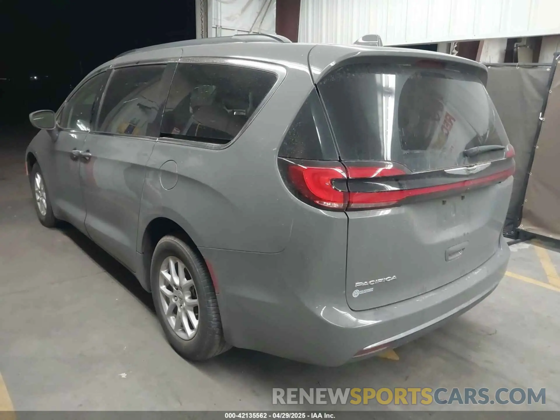 3 Photograph of a damaged car 2C4RC1BGXNR235047 CHRYSLER PACIFICA 2022