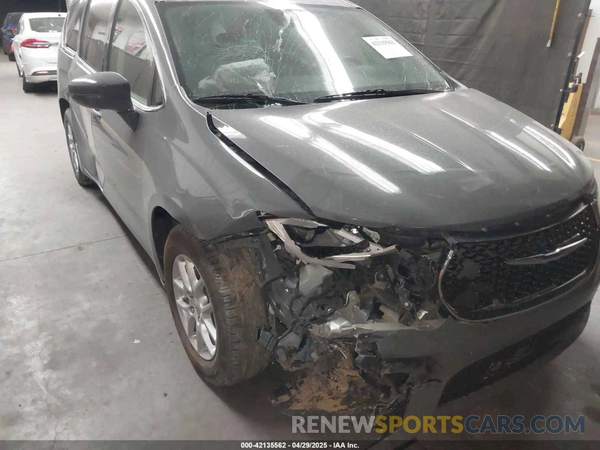6 Photograph of a damaged car 2C4RC1BGXNR235047 CHRYSLER PACIFICA 2022