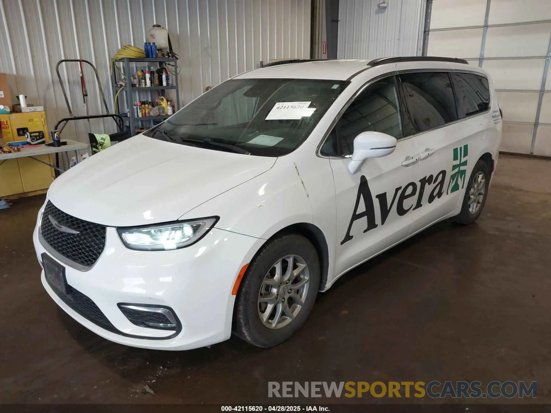2 Фотография поврежденного автомобиля 2C4RC1FG2NR162279 CHRYSLER PACIFICA 2022