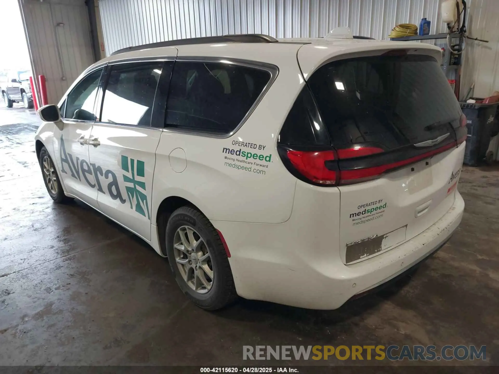 3 Фотография поврежденного автомобиля 2C4RC1FG2NR162279 CHRYSLER PACIFICA 2022