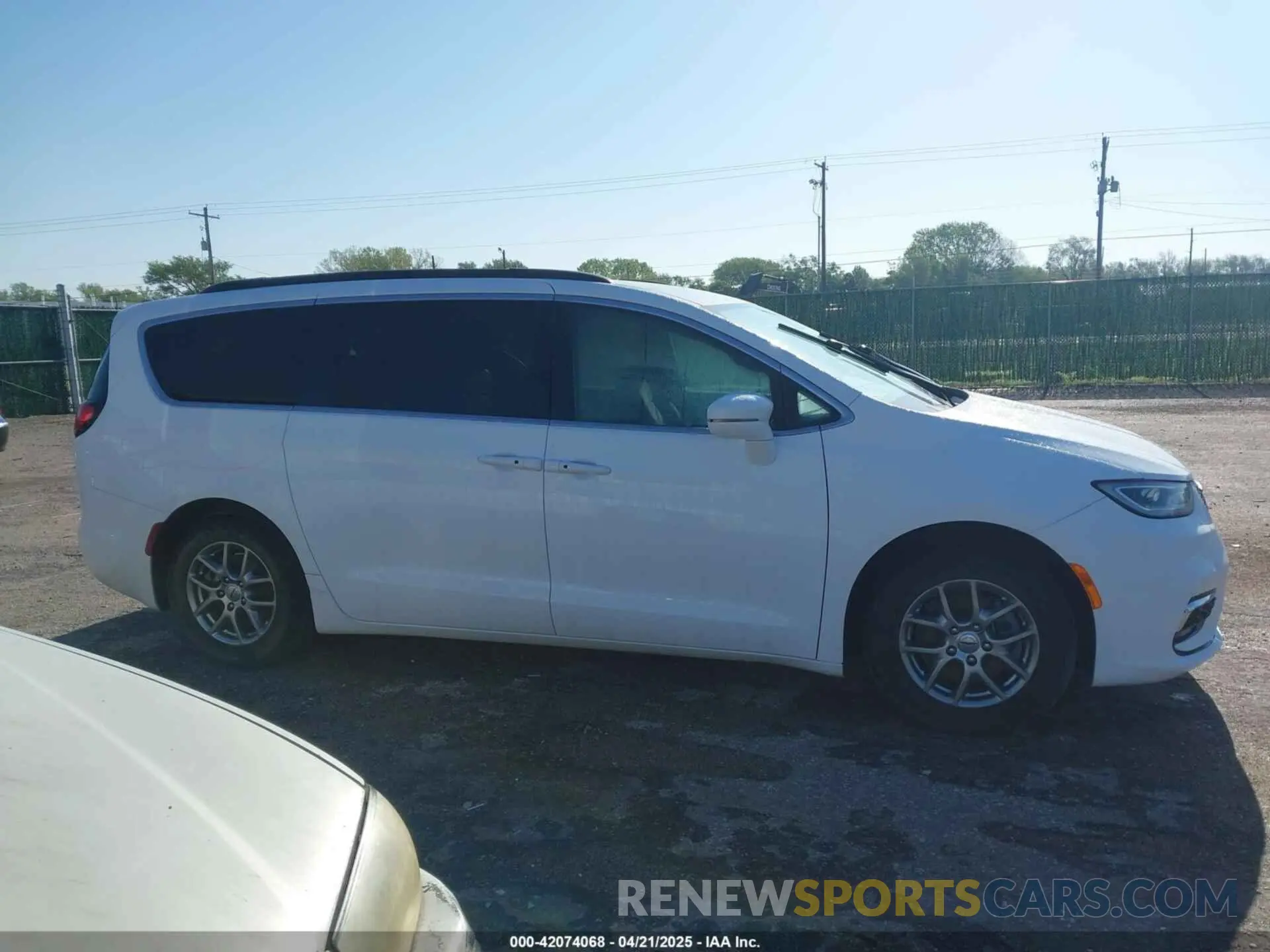 13 Photograph of a damaged car 2C4RC1FG9NR158021 CHRYSLER PACIFICA 2022