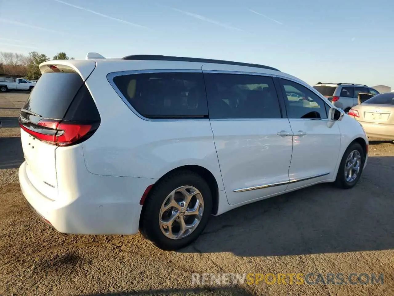 3 Photograph of a damaged car 2C4RC1GG3NR124753 CHRYSLER PACIFICA 2022